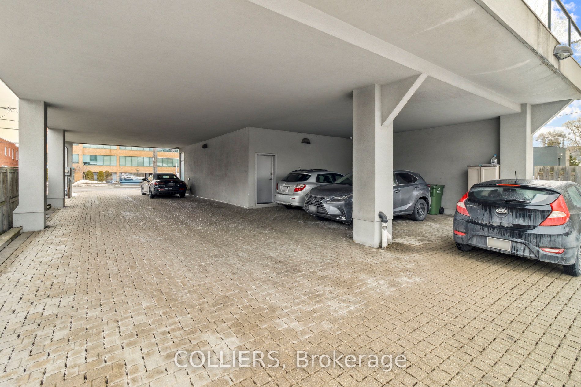 229 Sheppard Avenue W Property Photo 15