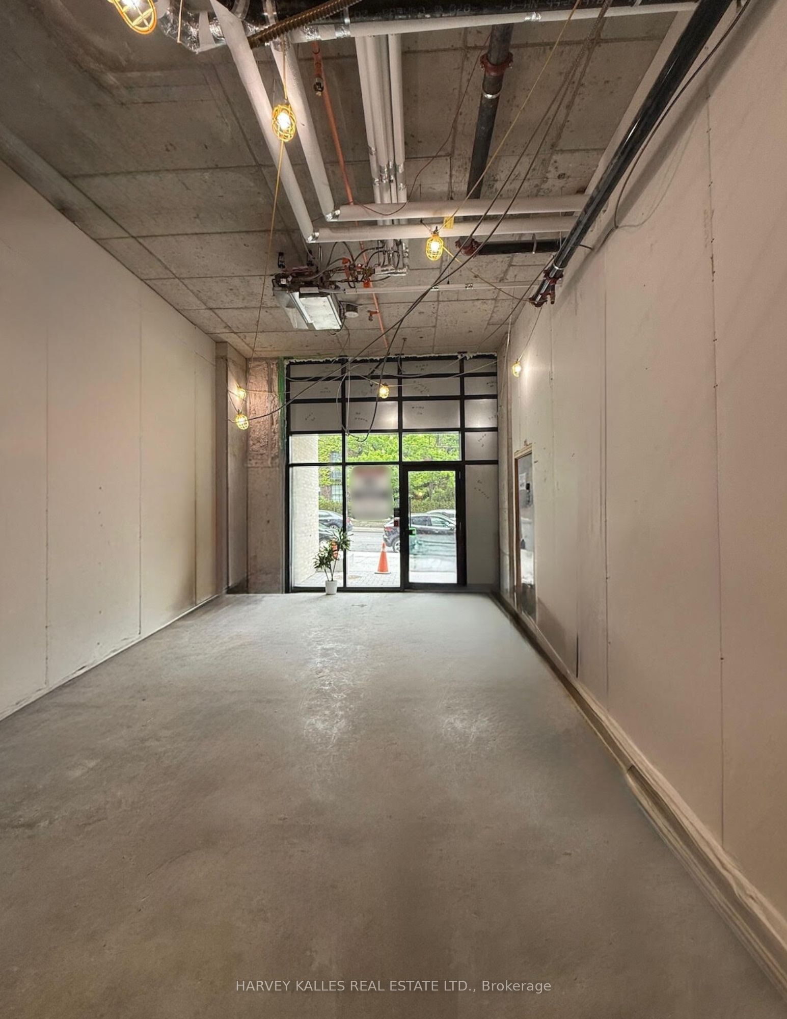 #1b & 1c - 2010 Bathurst Street Property Photo 2