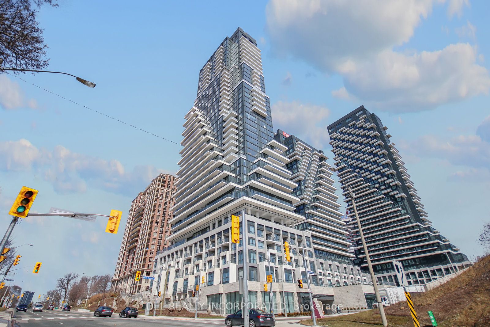 #1610 - 10 Inn On The Park Drive Property Photo