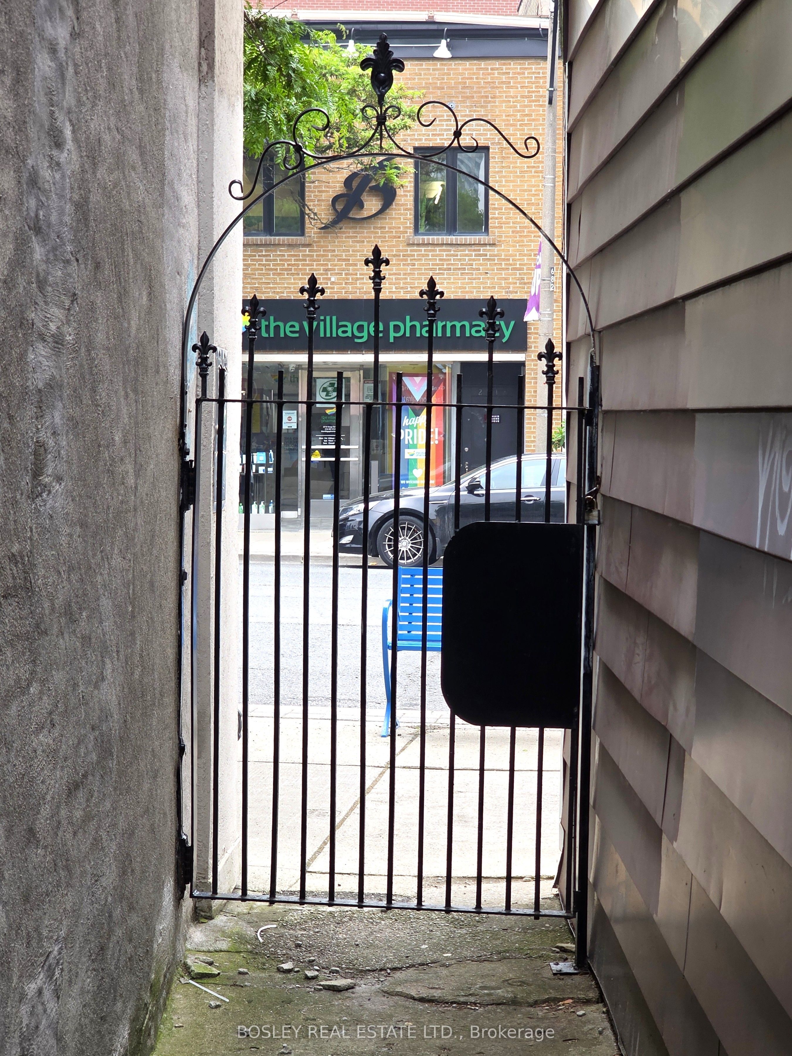 #2nd Floor - 2519 Yonge Street Property Photo 11