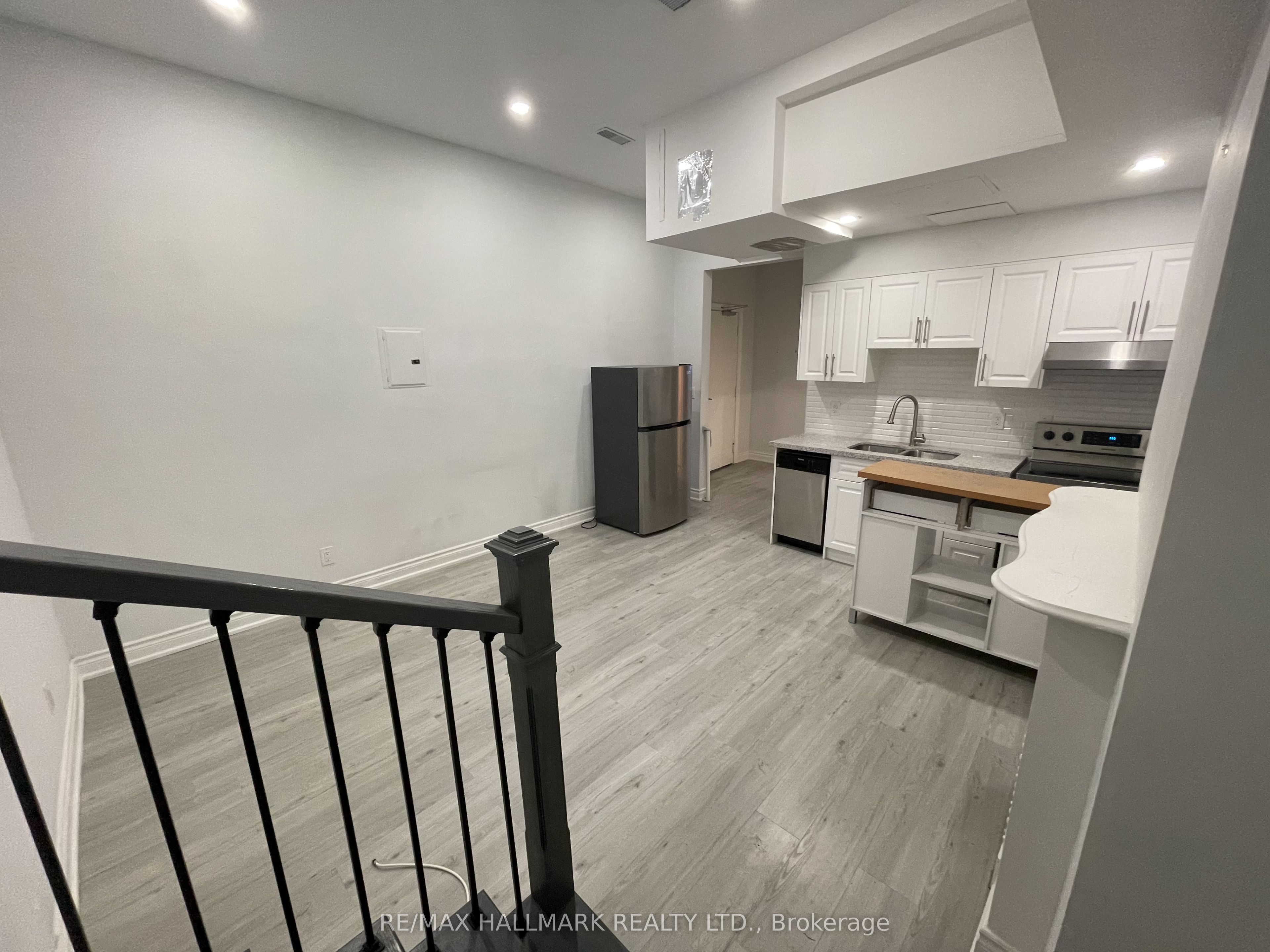 414 Dundas Street E Property Photo 7