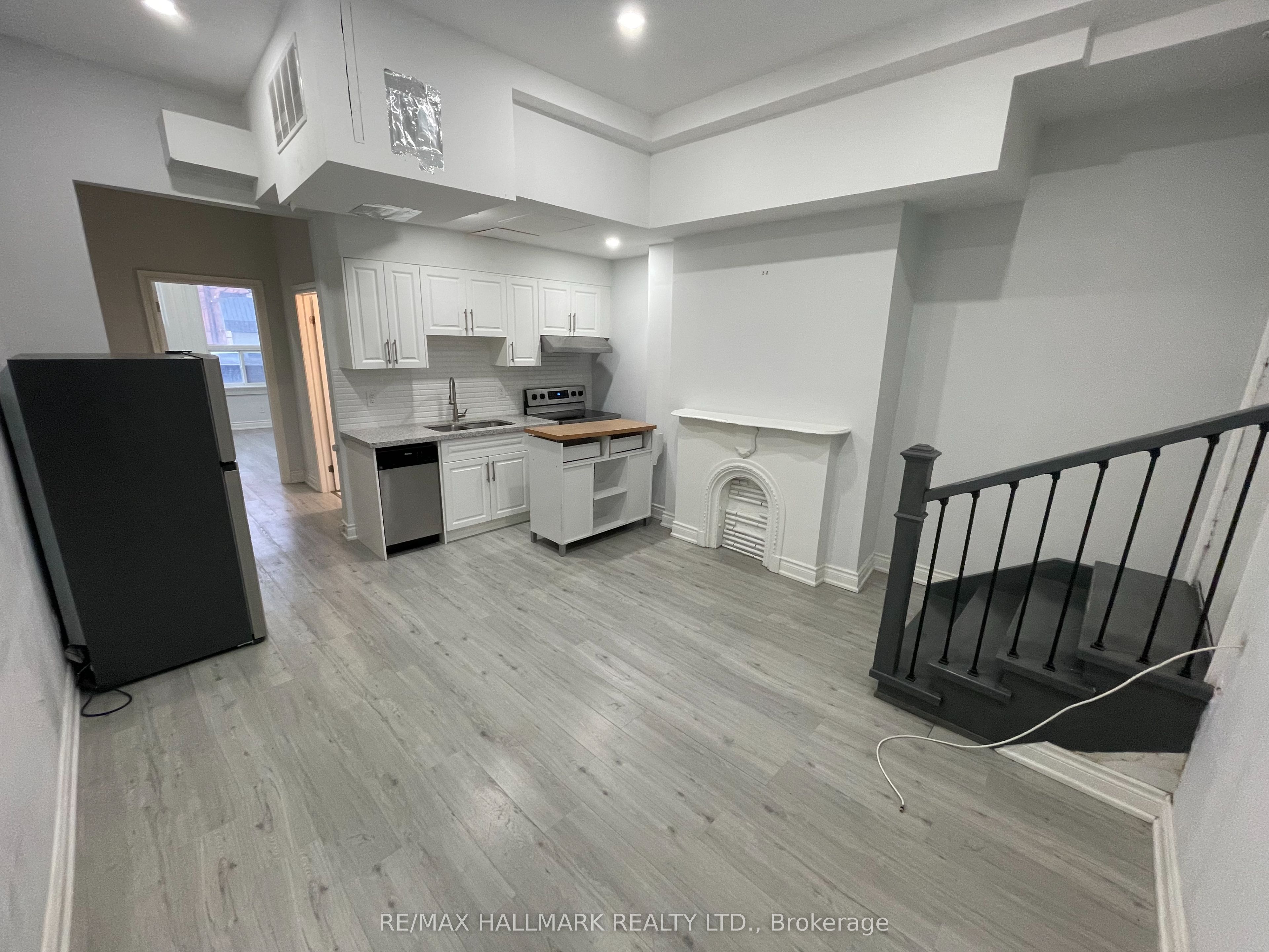 414 Dundas Street E Property Photo 8