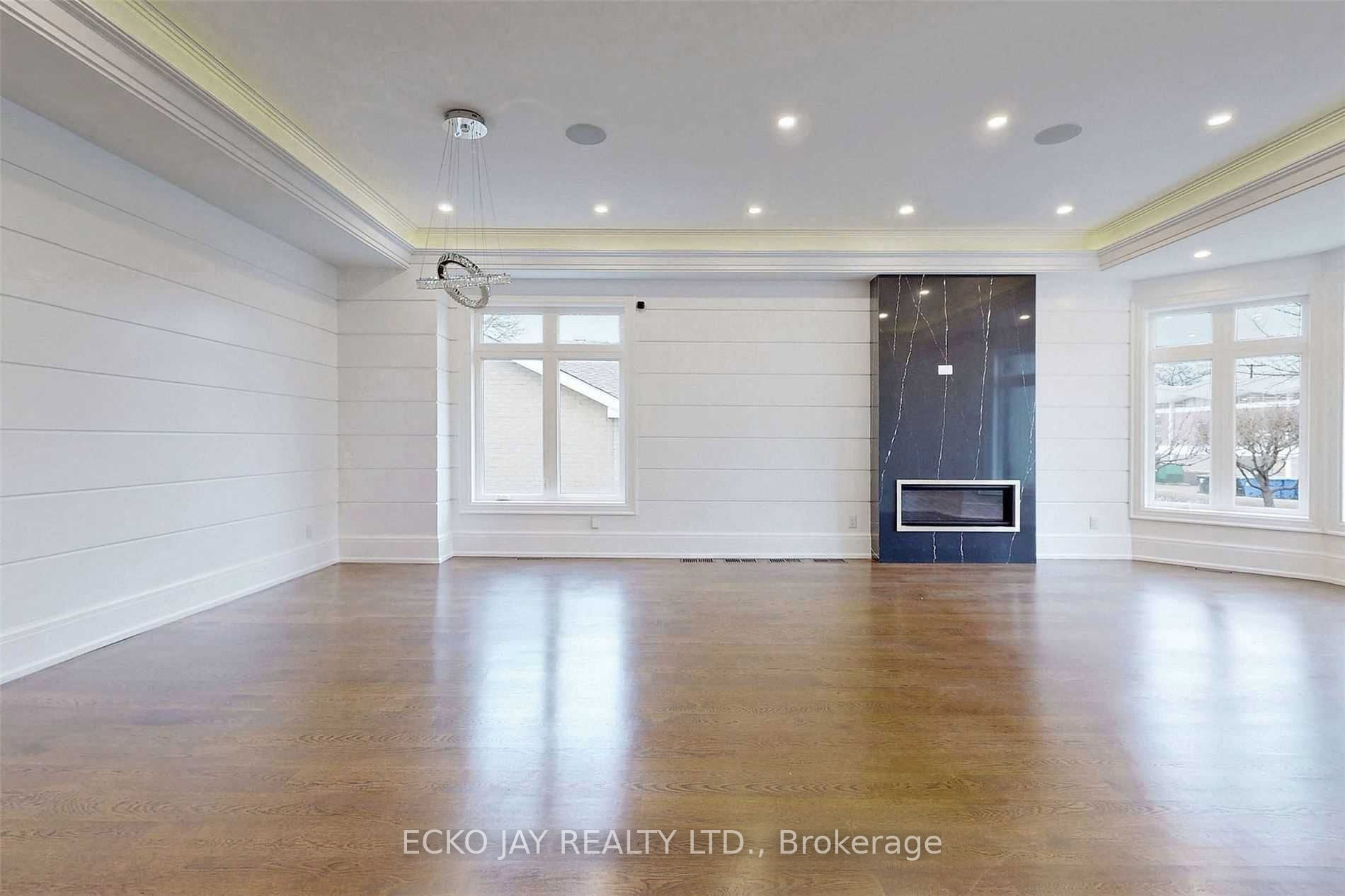 10 Jocelyn Crescent Property Photo 6