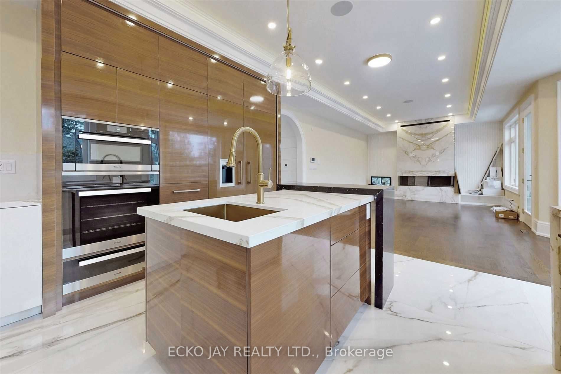 10 Jocelyn Crescent Property Photo 12
