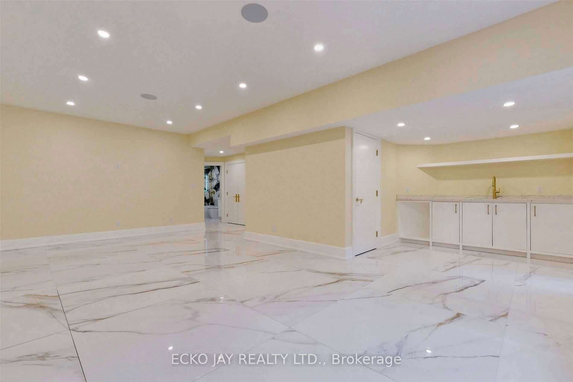 10 Jocelyn Crescent Property Photo 35