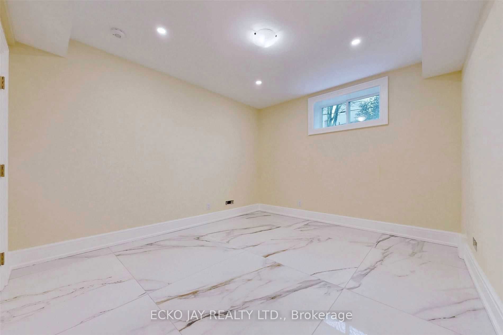 10 Jocelyn Crescent Property Photo 40