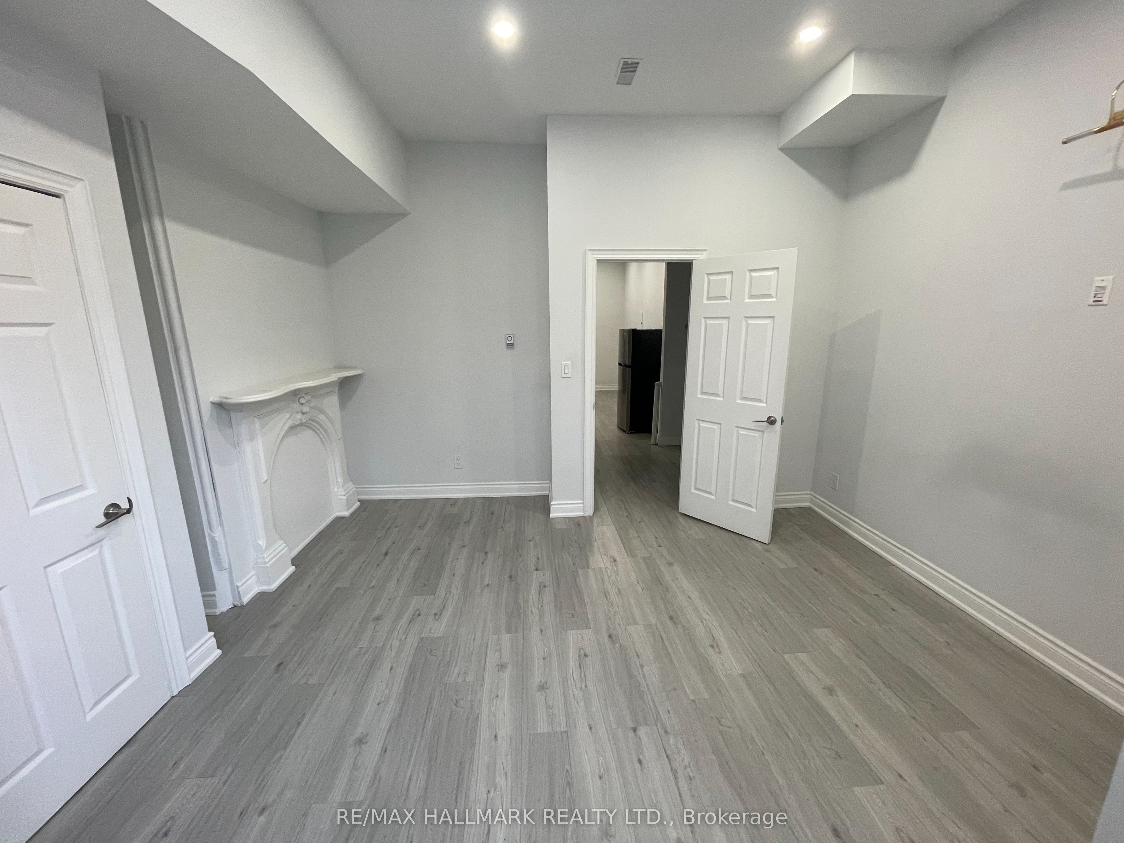 414 Dundas Street E Property Photo 6