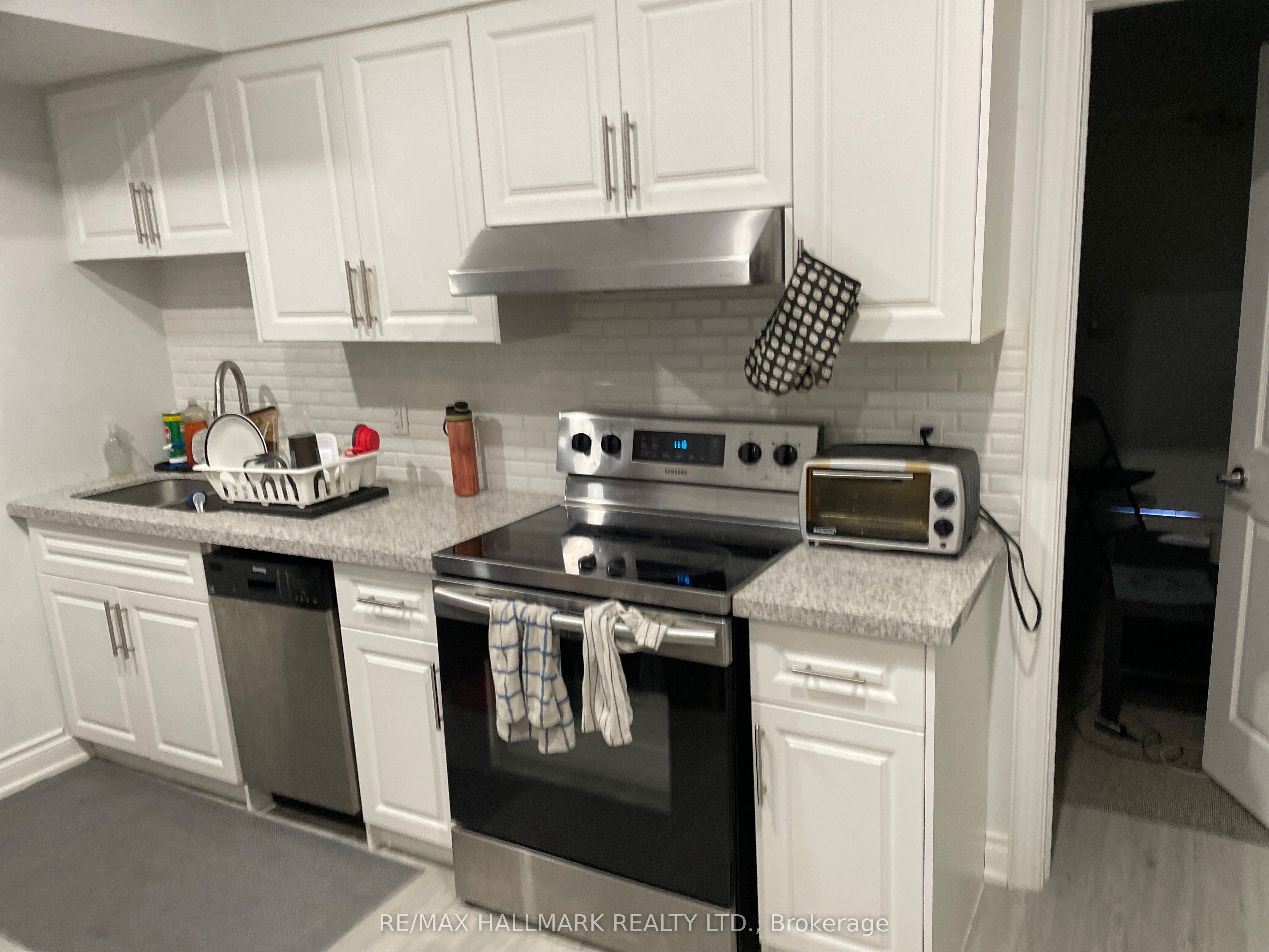 414 Dundas Street E Property Photo 11