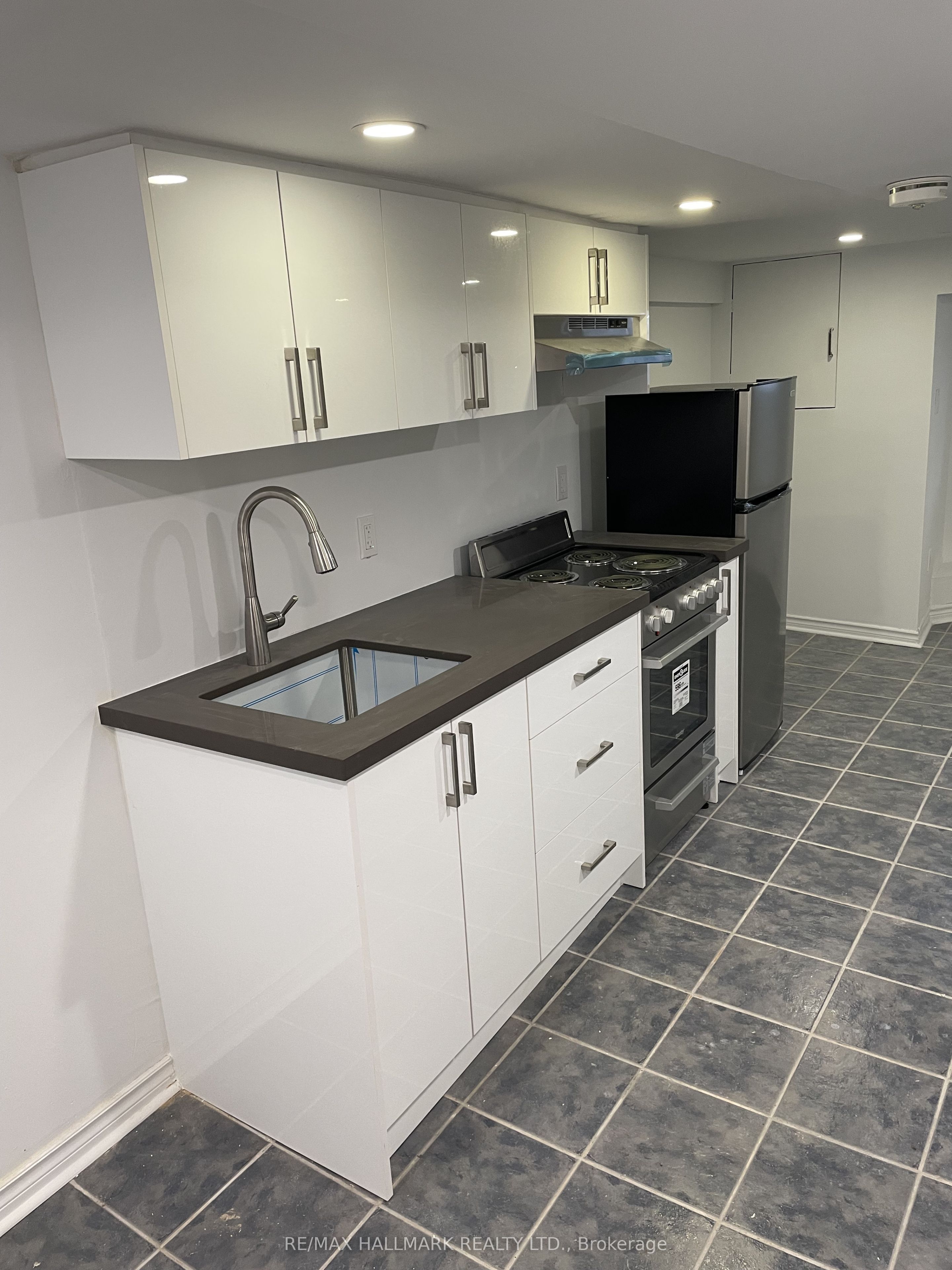 414 Dundas Street E Property Photo 23