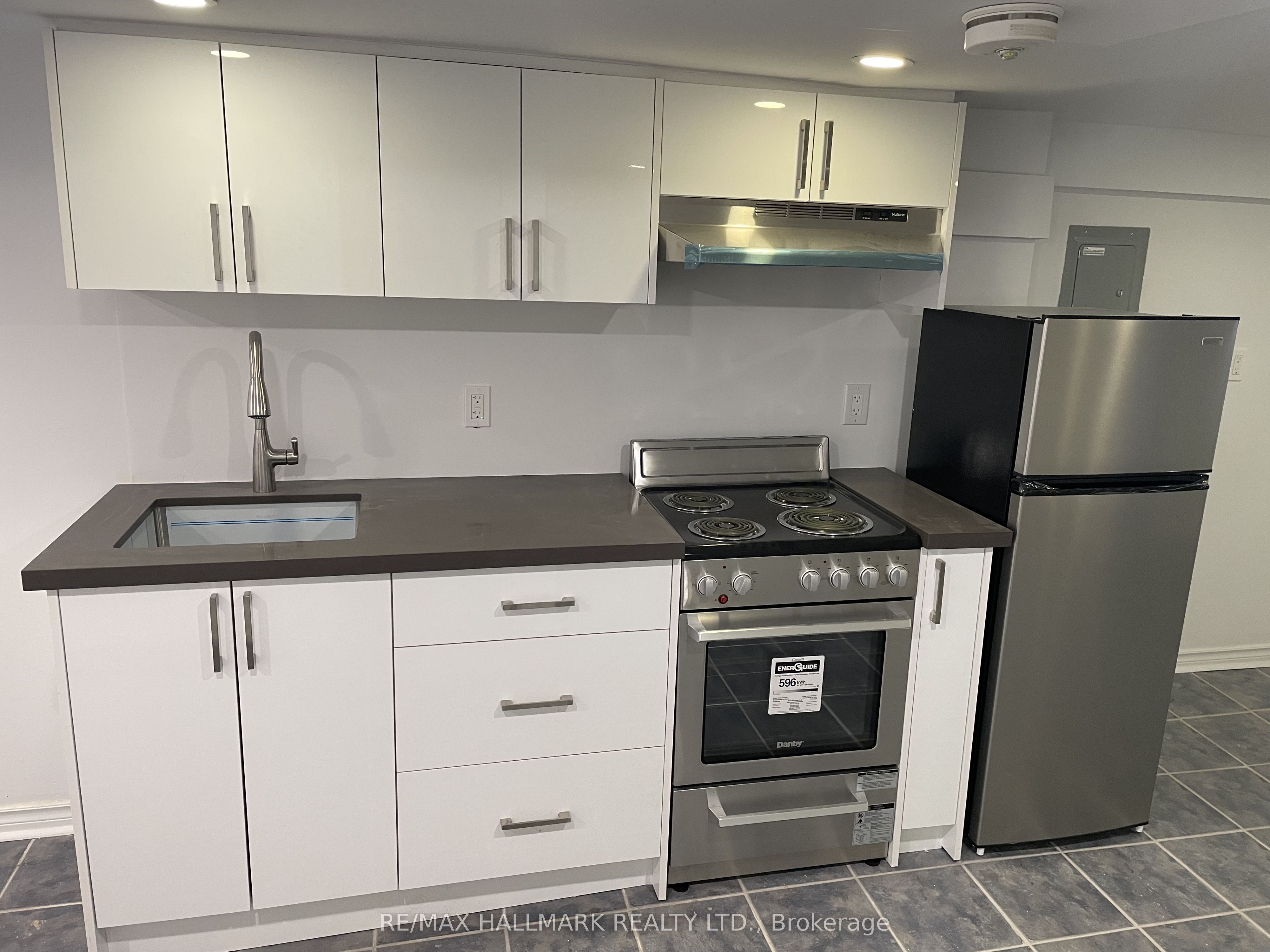 414 Dundas Street E Property Photo 24