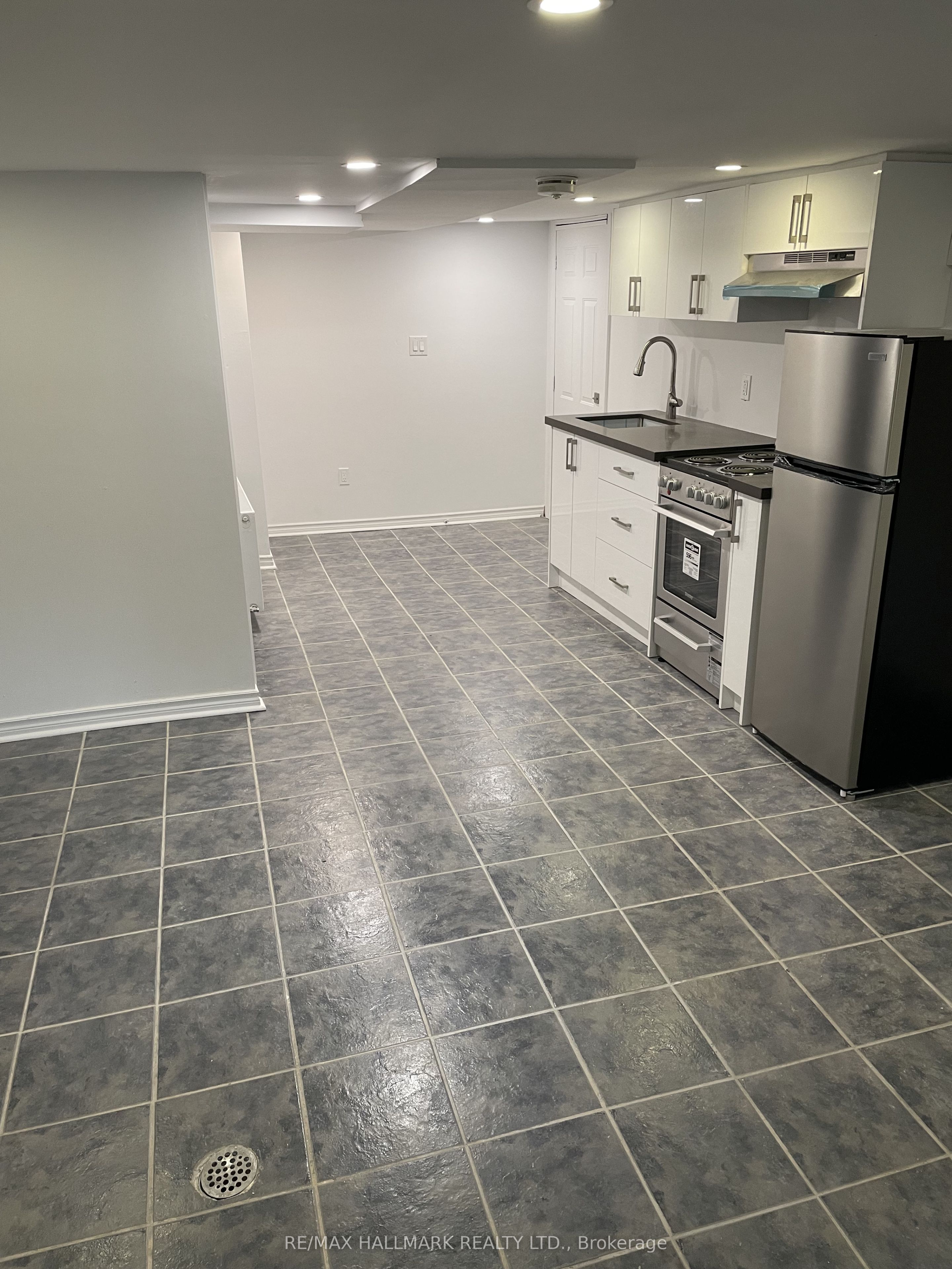414 Dundas Street E Property Photo 25