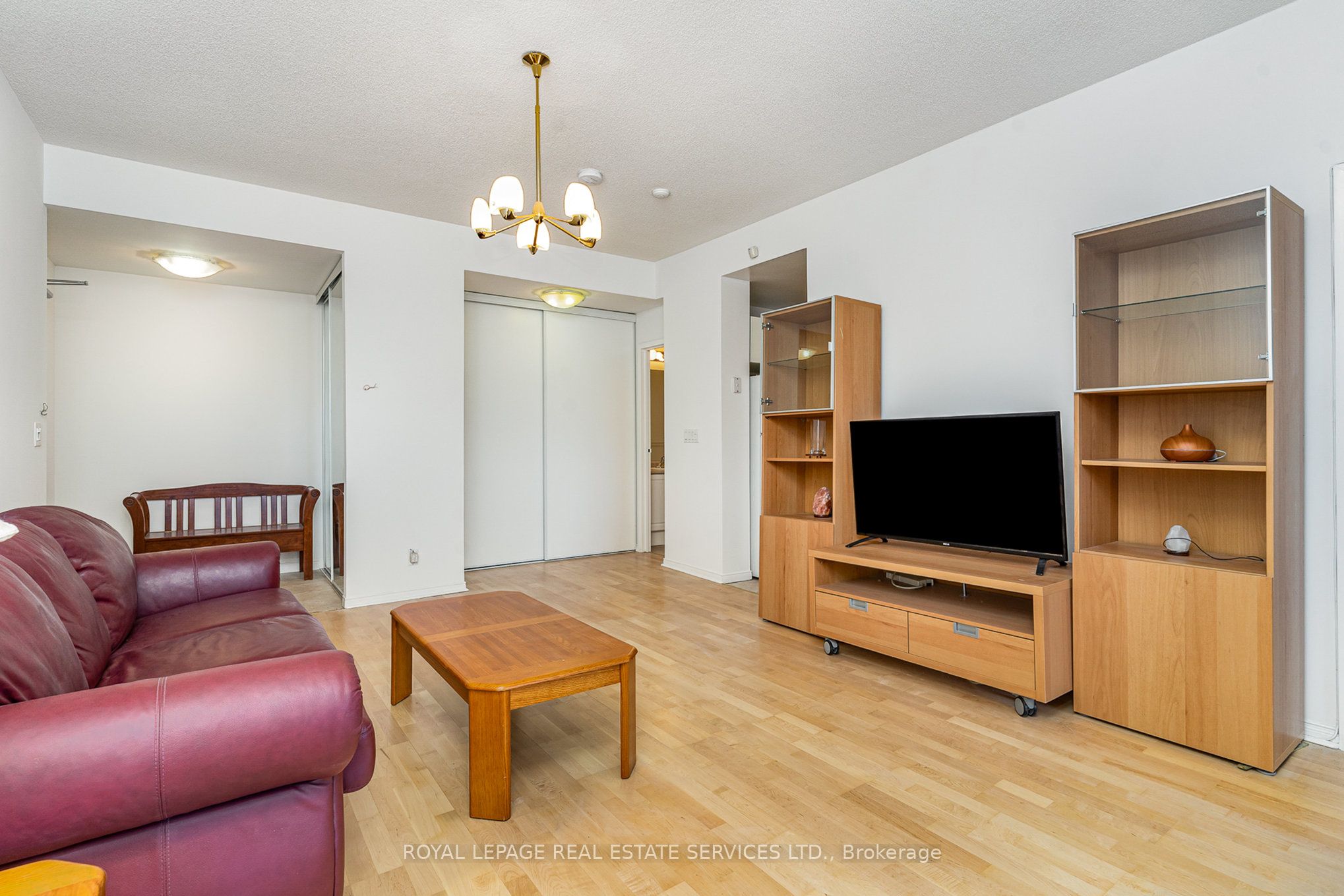 #303 - 778 Sheppard Avenue Property Photo 4