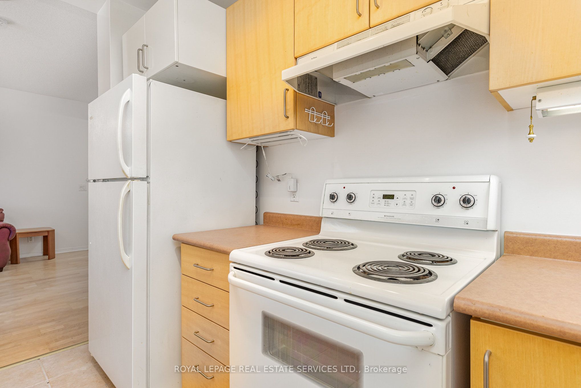 #303 - 778 Sheppard Avenue Property Photo 7