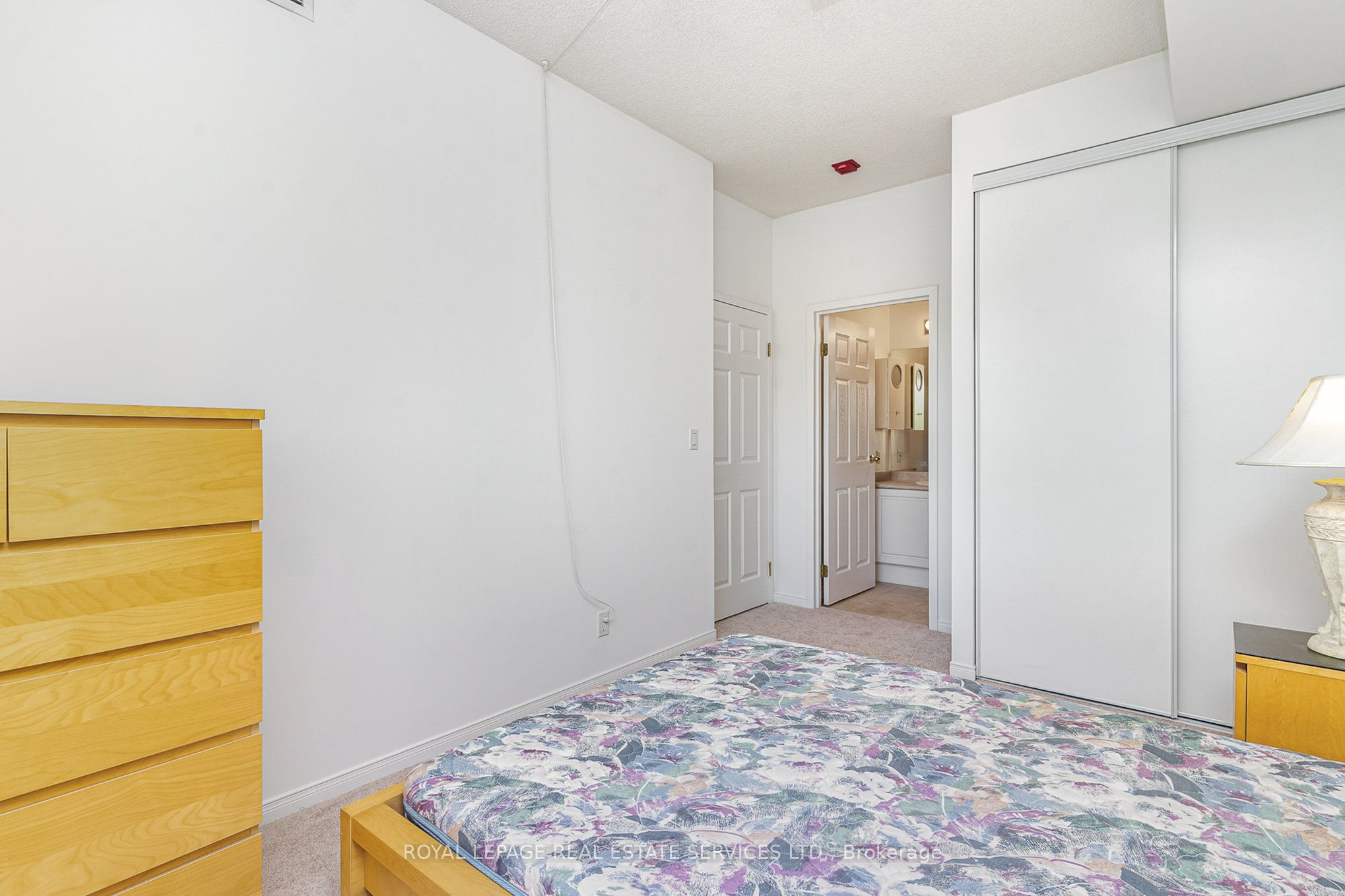 #303 - 778 Sheppard Avenue Property Photo 9