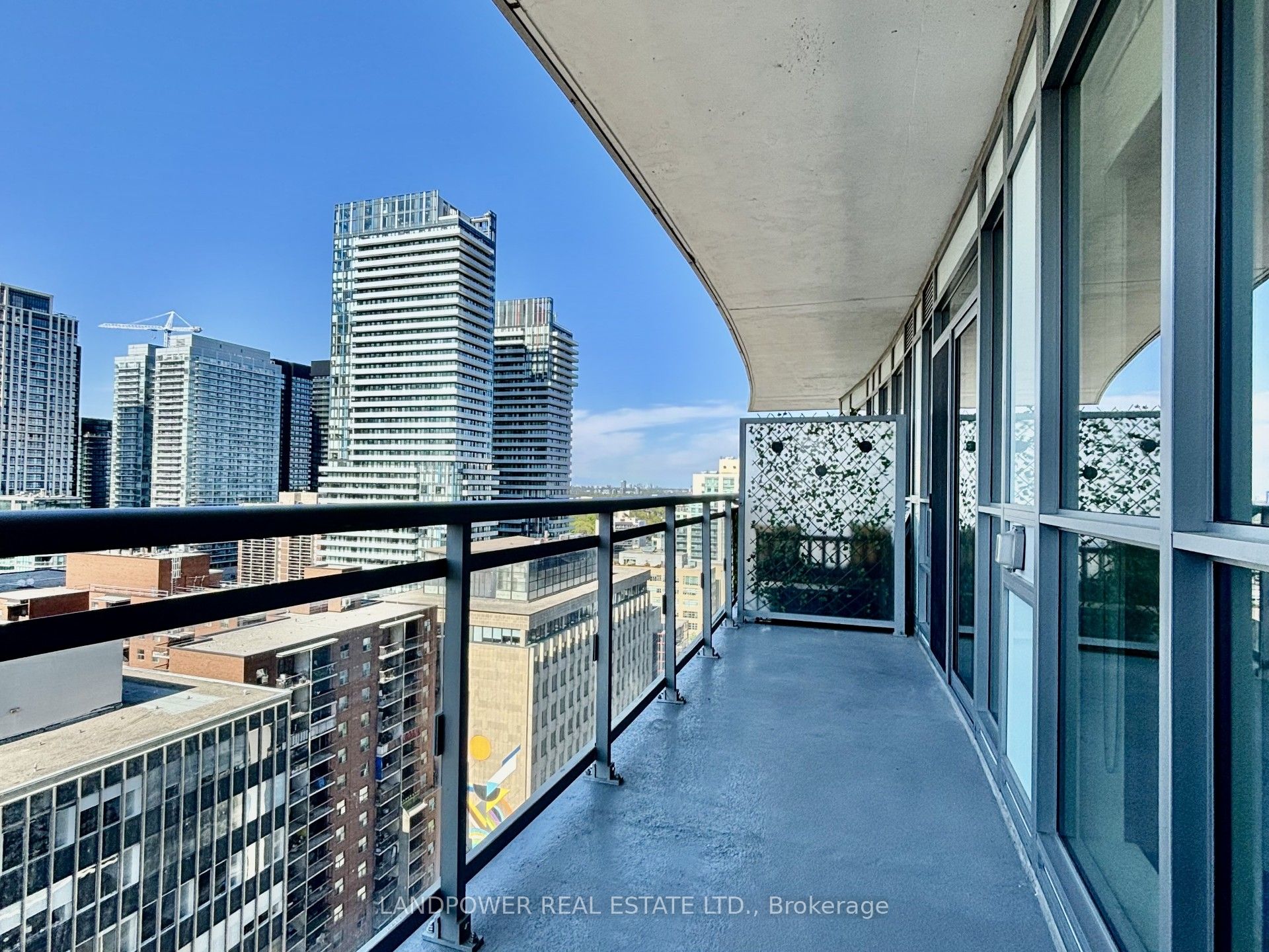 #1704 - 89 Dunfield Avenue Property Photo 4