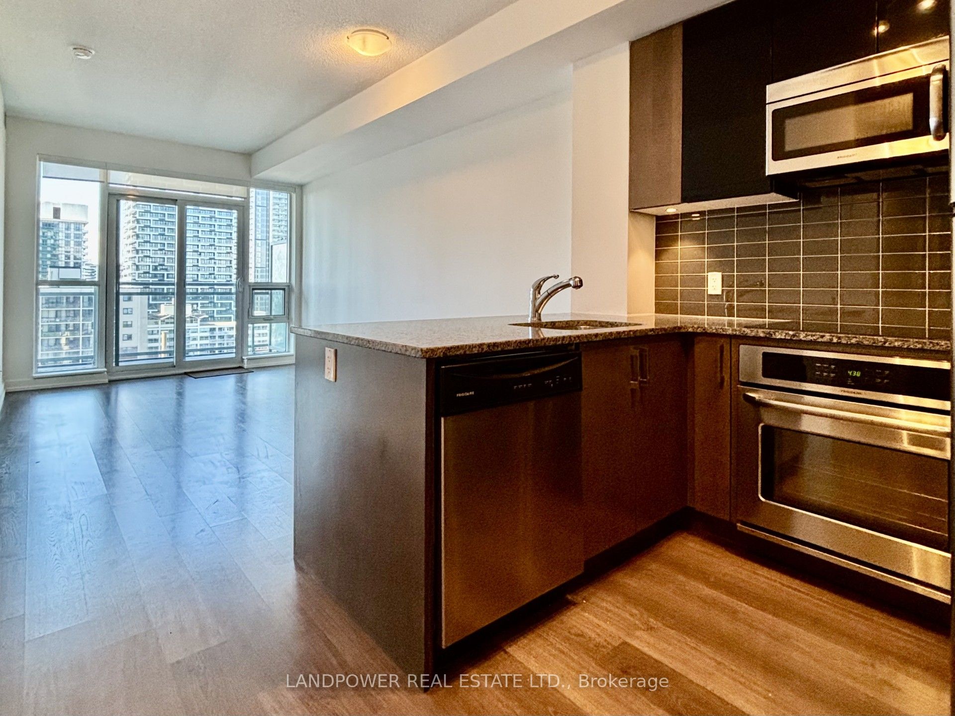 #1704 - 89 Dunfield Avenue Property Photo 8