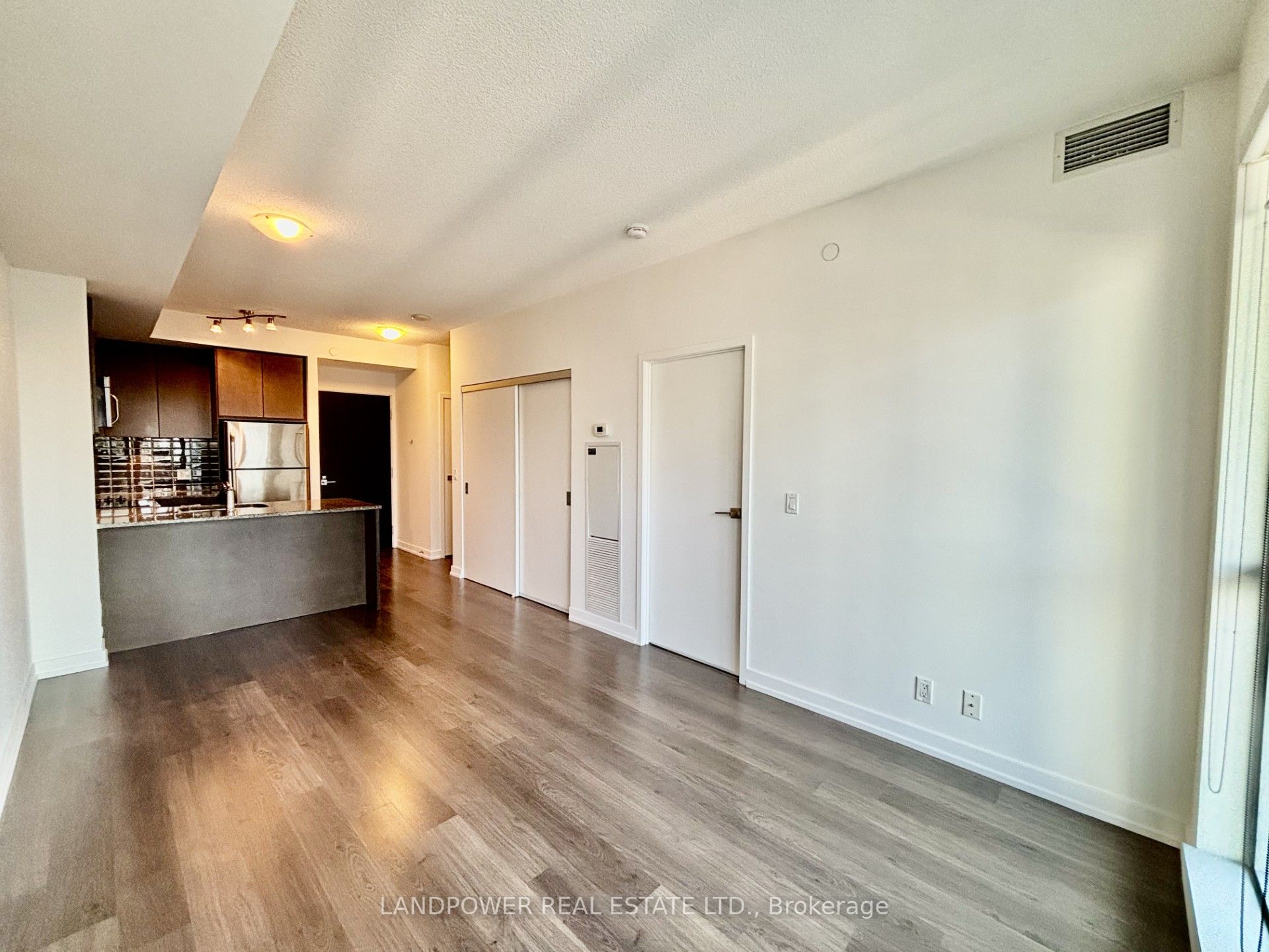 #1704 - 89 Dunfield Avenue Property Photo 9