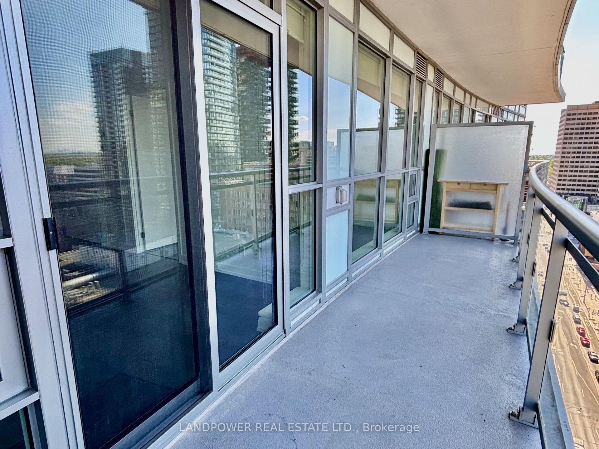 #1704 - 89 Dunfield Avenue Property Photo 12