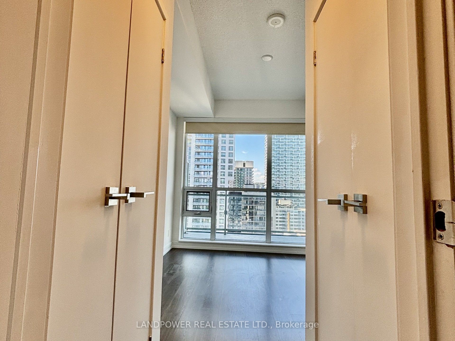 #1704 - 89 Dunfield Avenue Property Photo 16