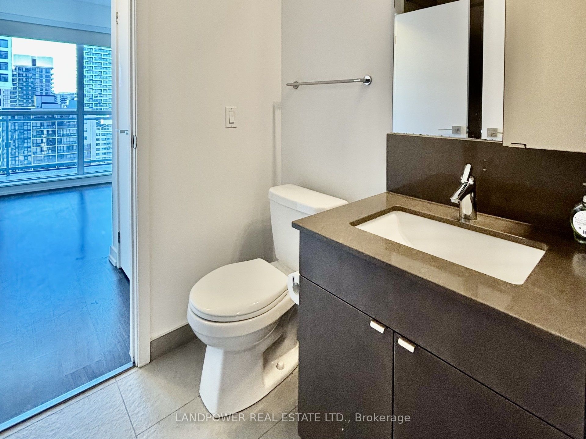 #1704 - 89 Dunfield Avenue Property Photo 17