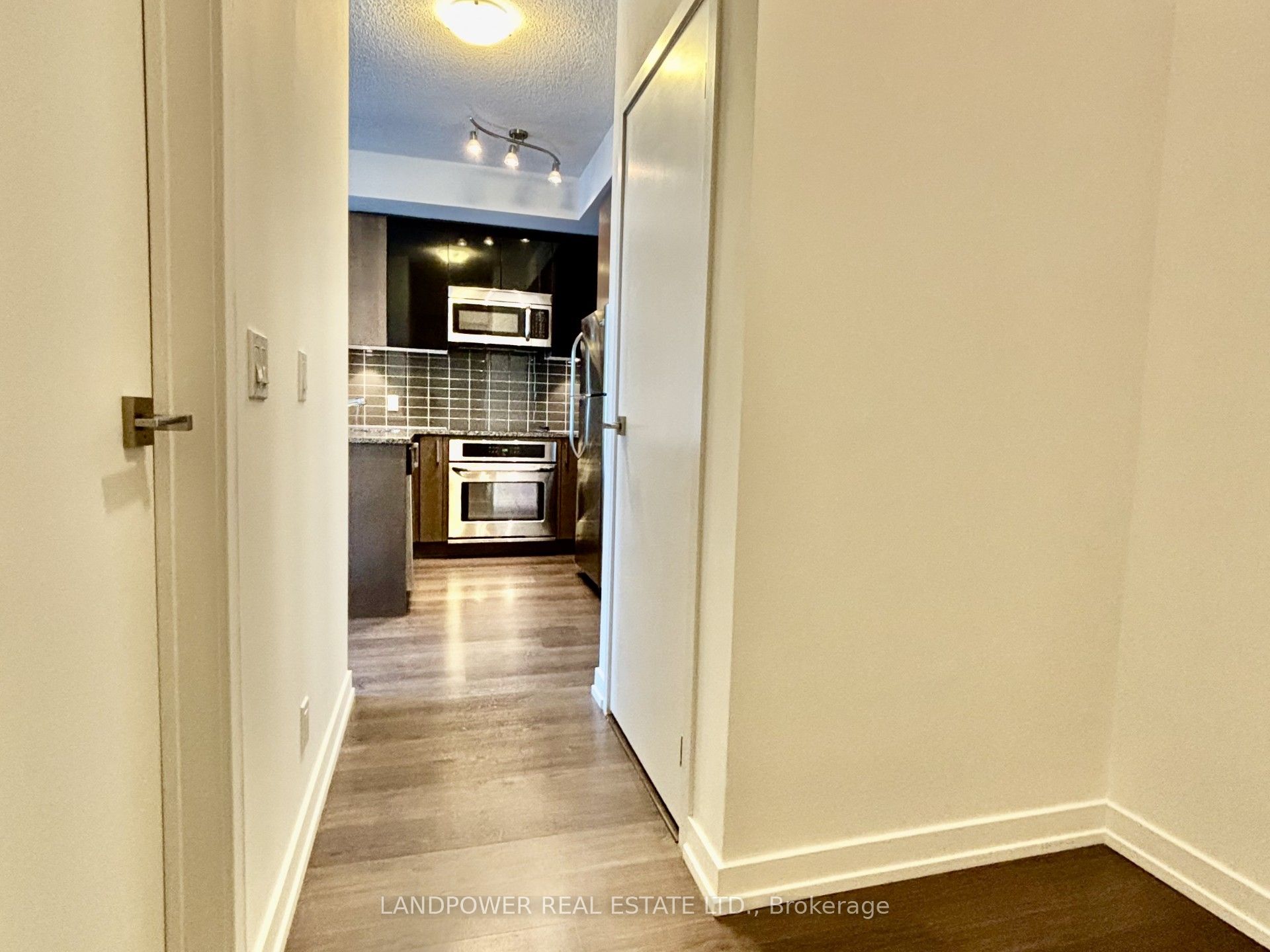 #1704 - 89 Dunfield Avenue Property Photo 21