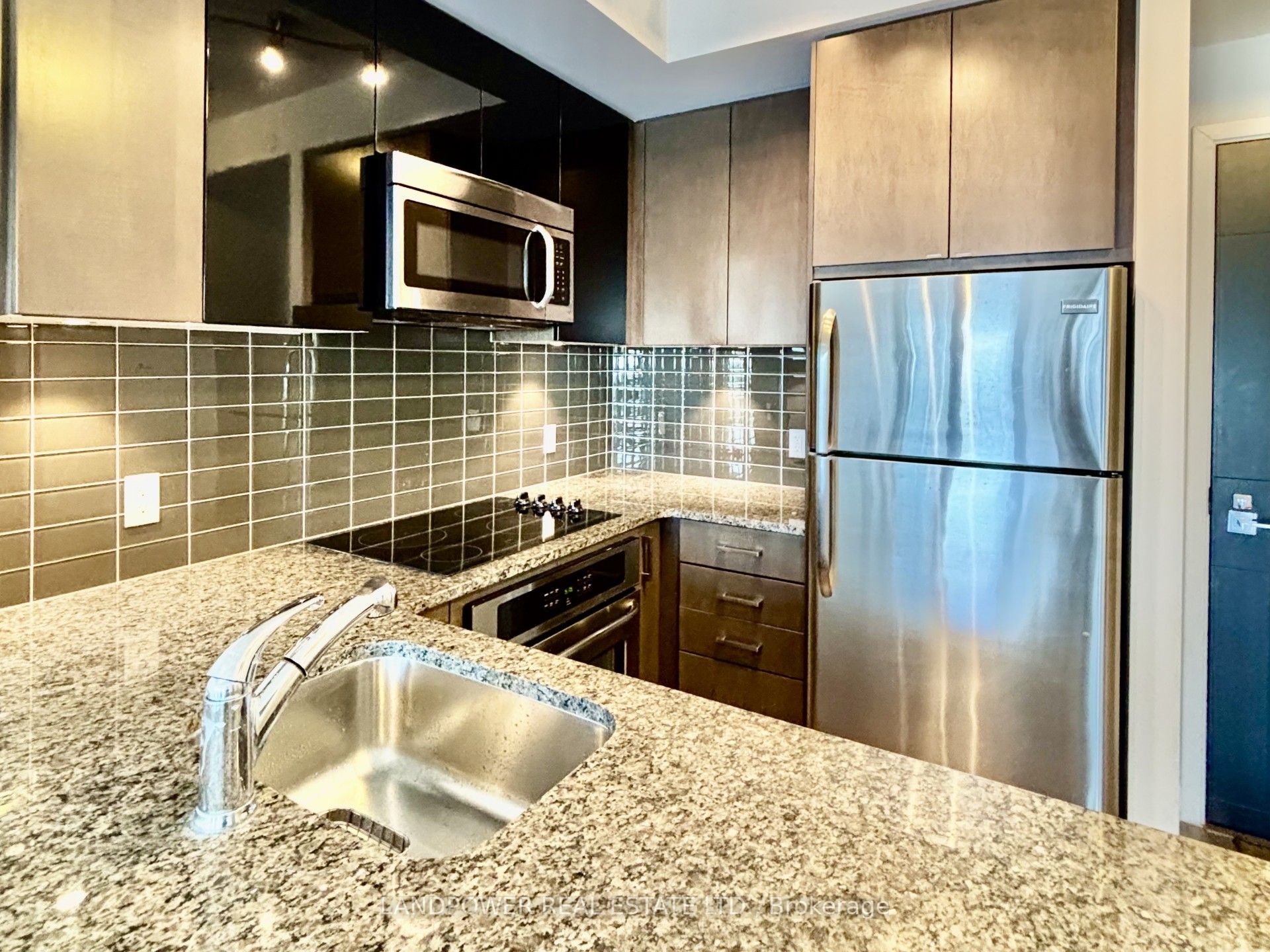 #1704 - 89 Dunfield Avenue Property Photo 24