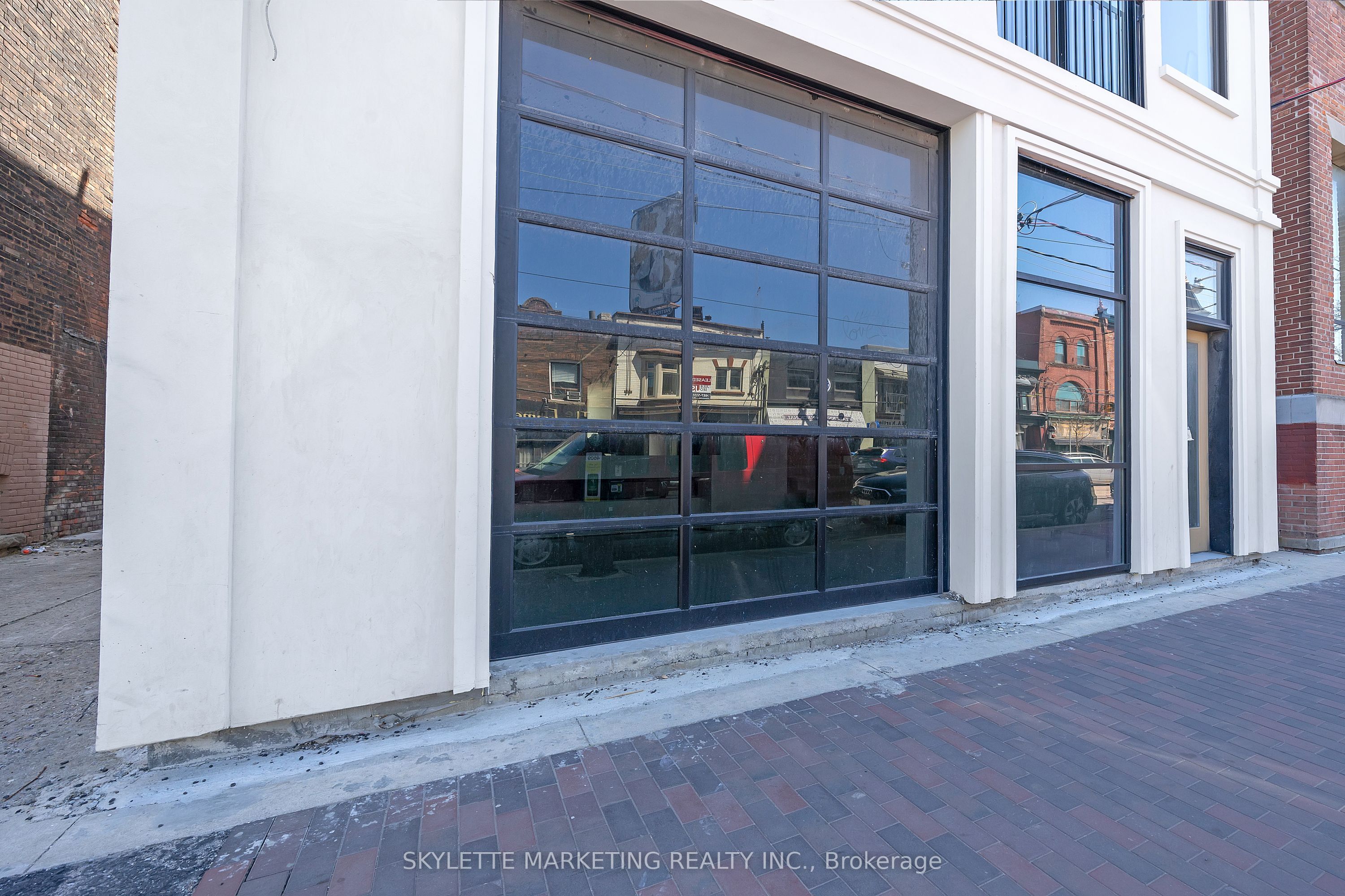 923 College Street Main Property Photo 4