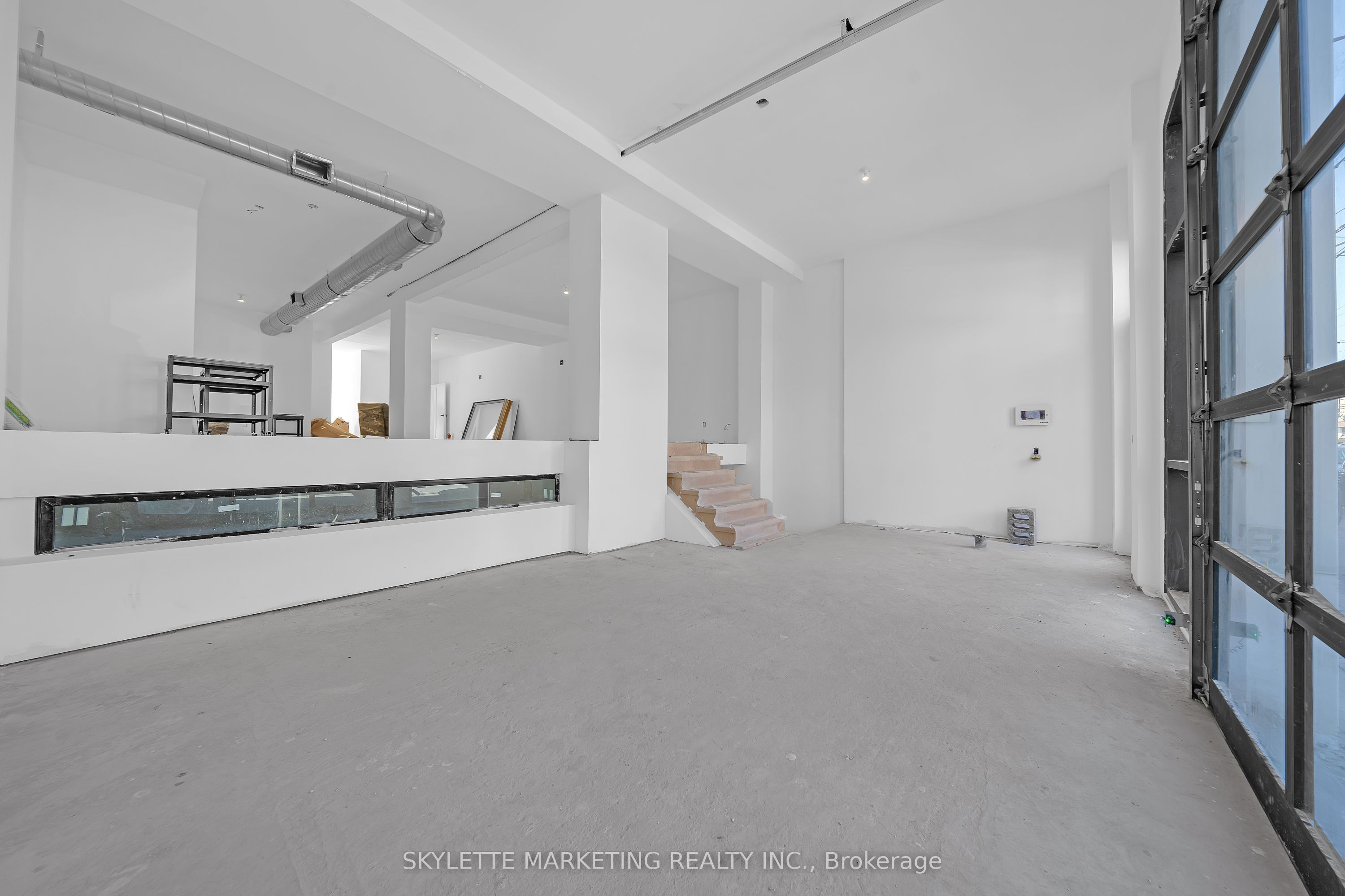 923 College Street Main Property Photo 9