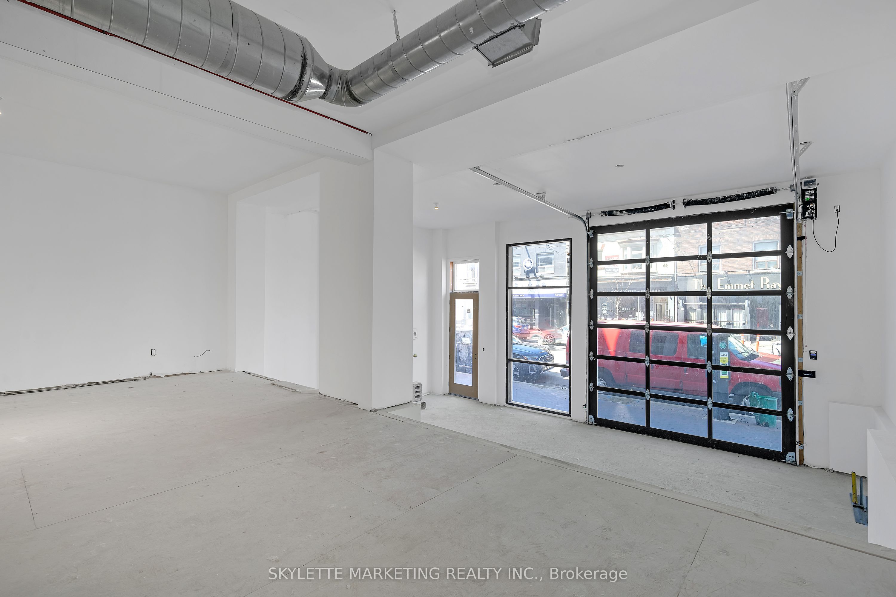 923 College Street Main Property Photo 12