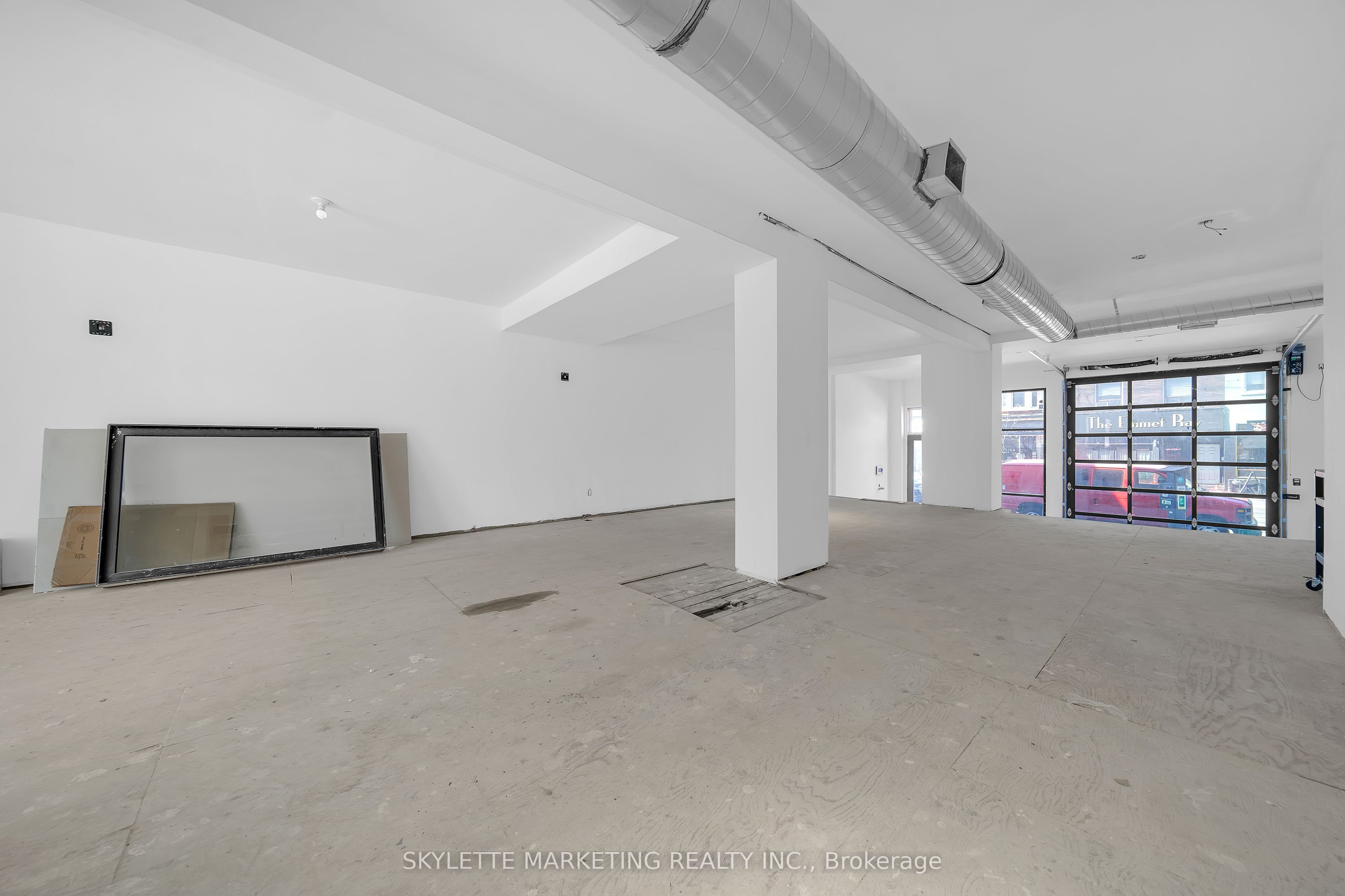 923 College Street Main Property Photo 13