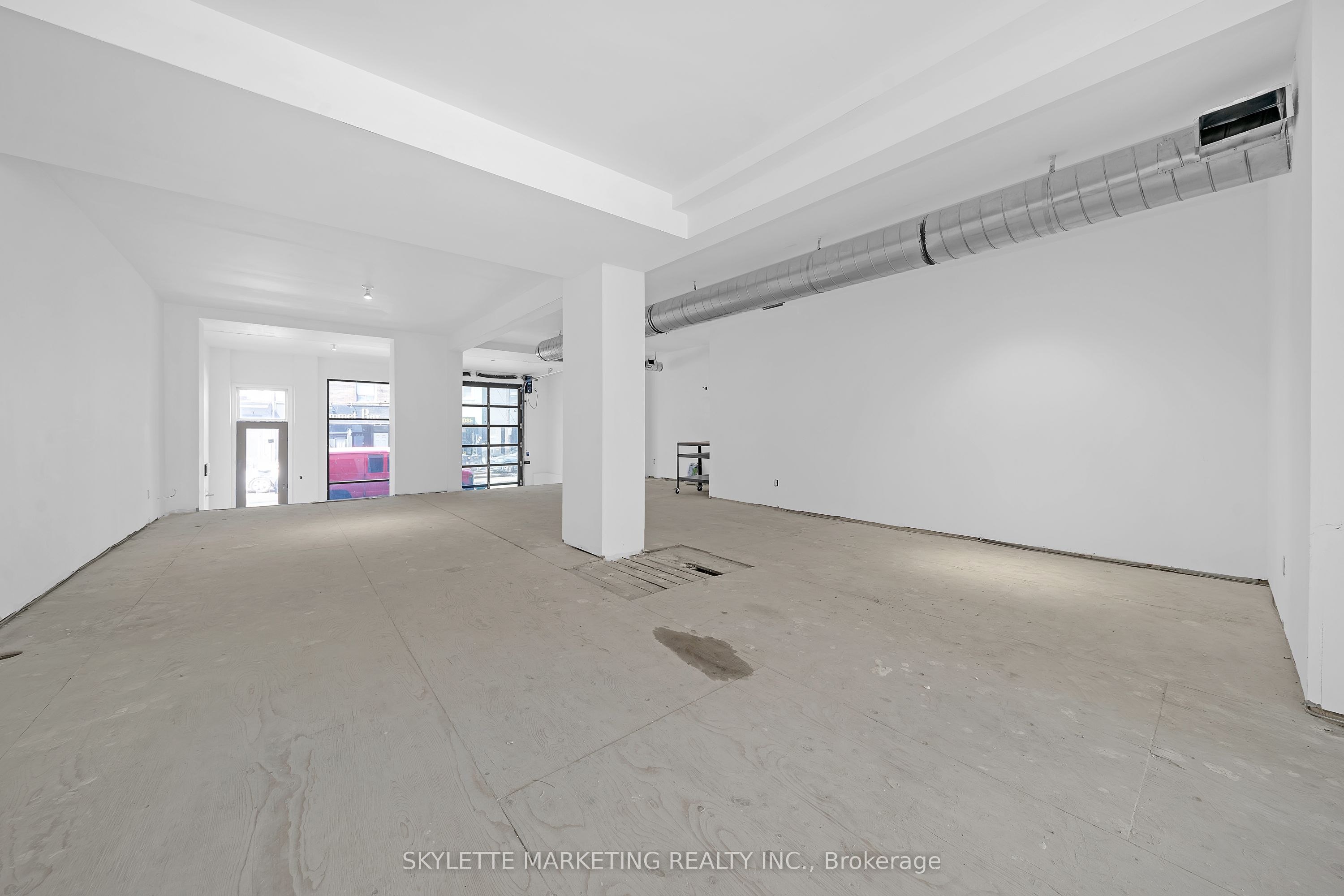 923 College Street Main Property Photo 15