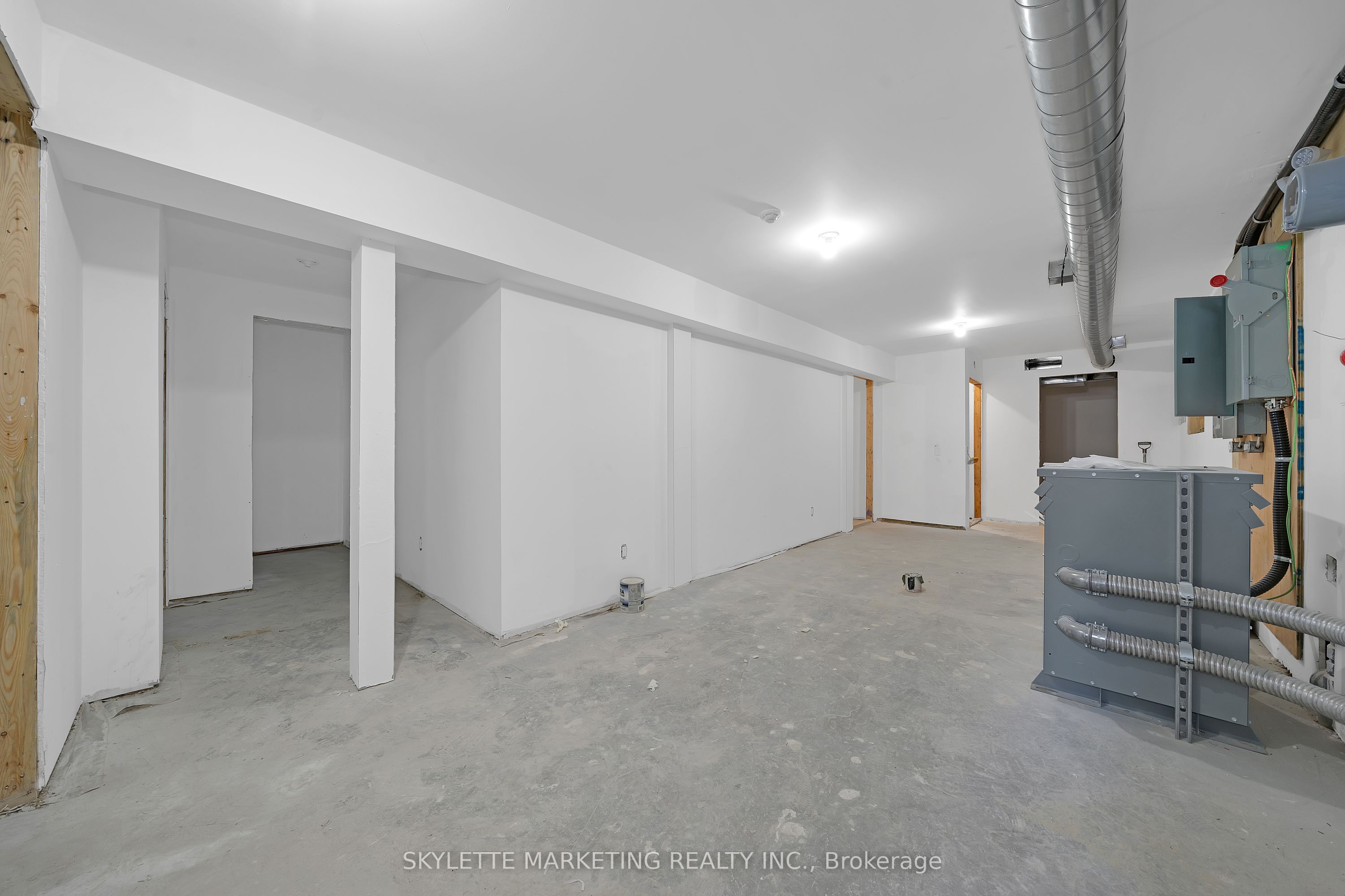 923 College Street Main Property Photo 21