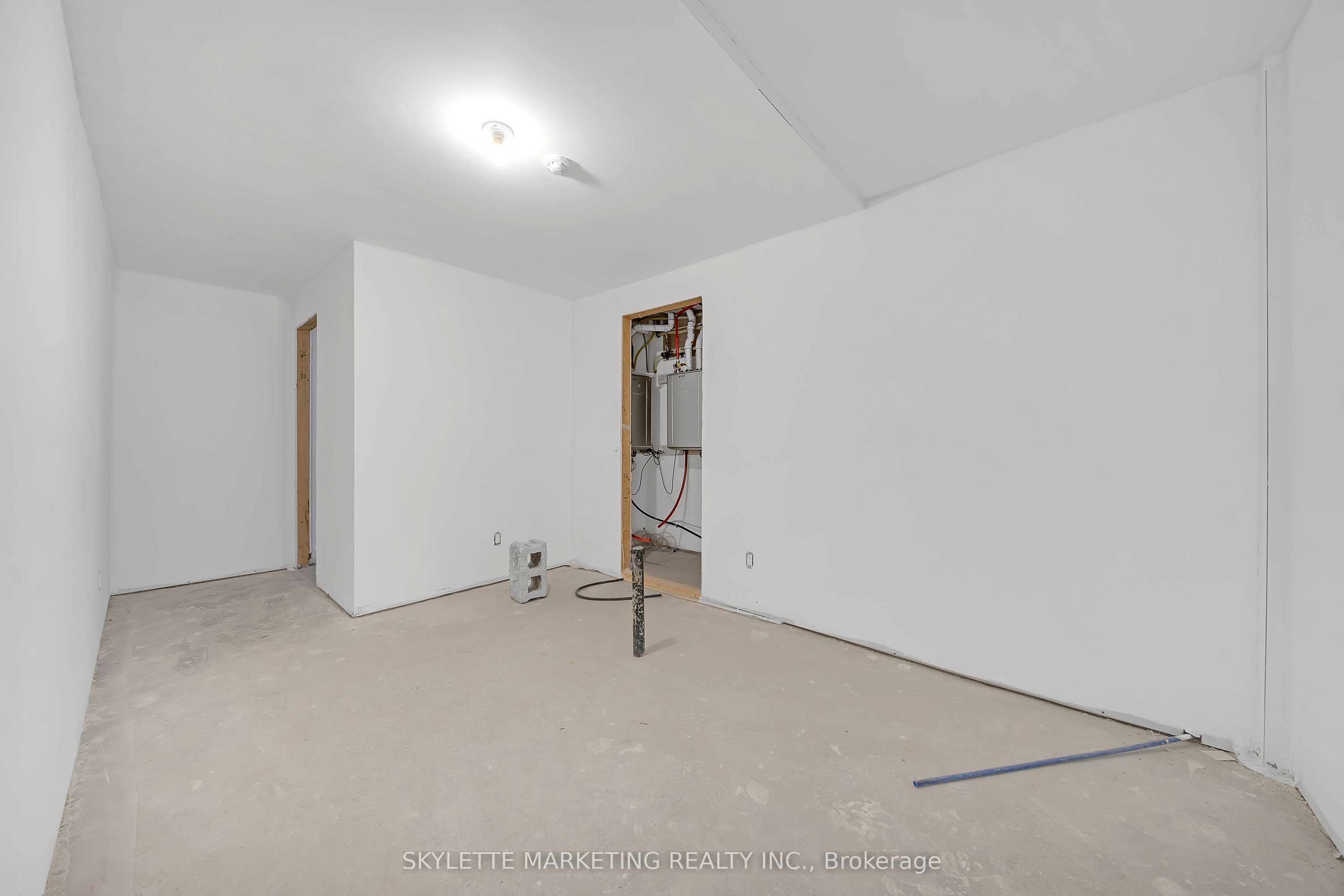923 College Street Main Property Photo 26
