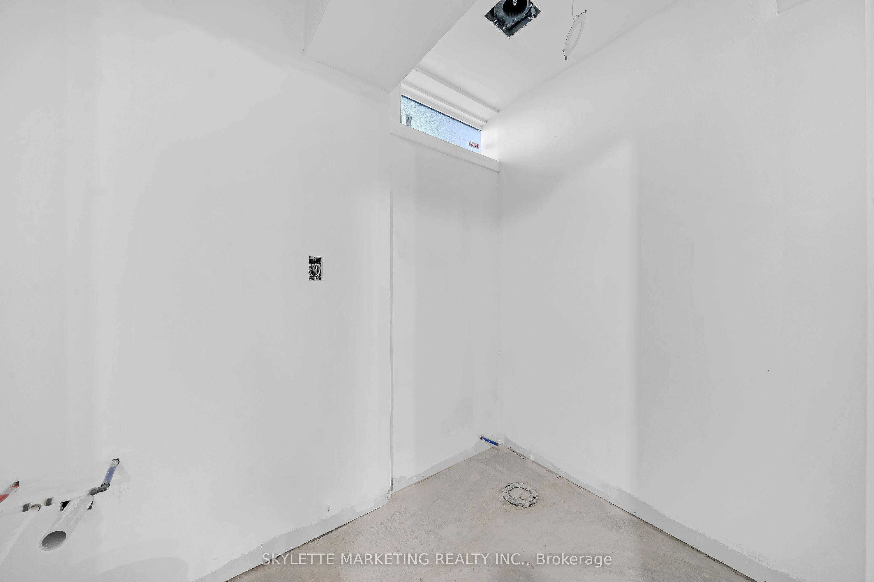 923 College Street Main Property Photo 27