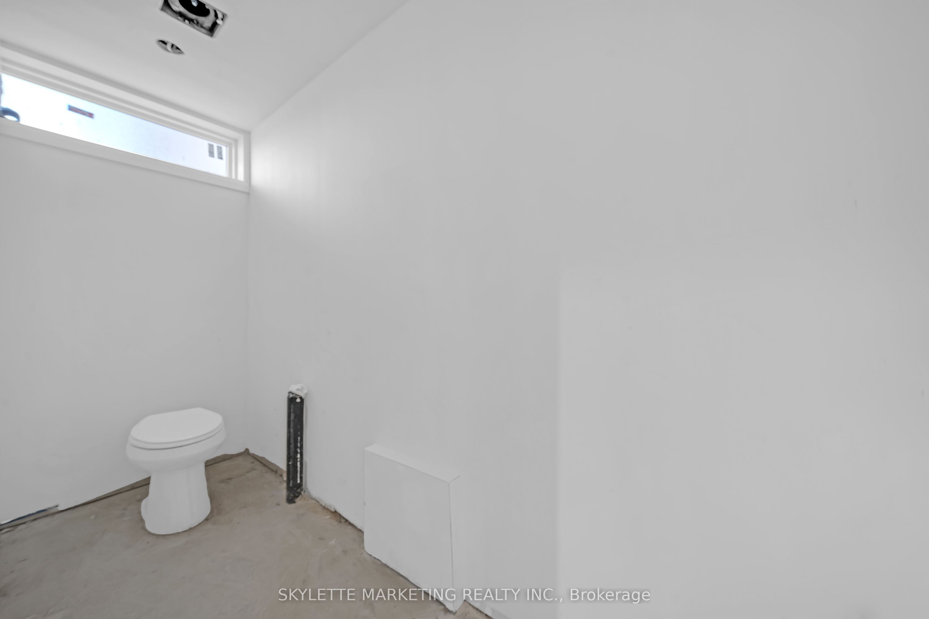 923 College Street Main Property Photo 29