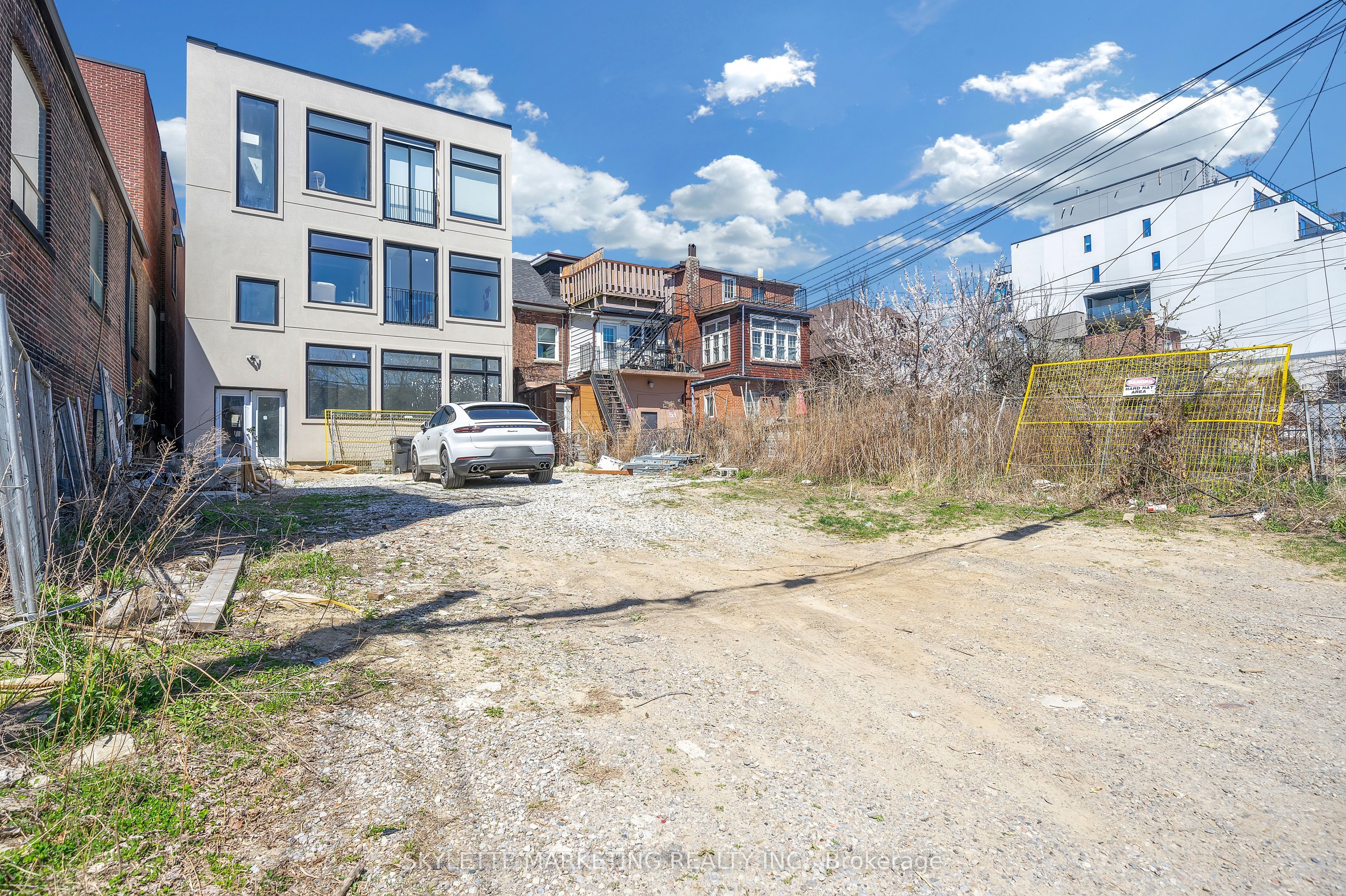923 College Street Main Property Photo 35