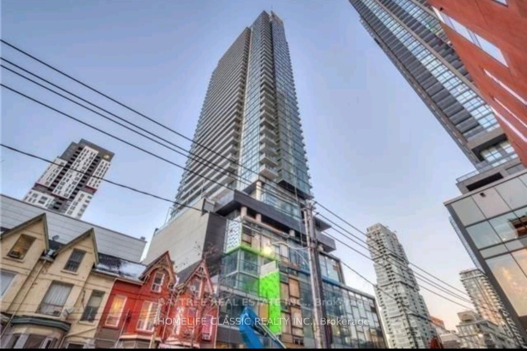 #2004 - 290 Adelaide Street Property Photo