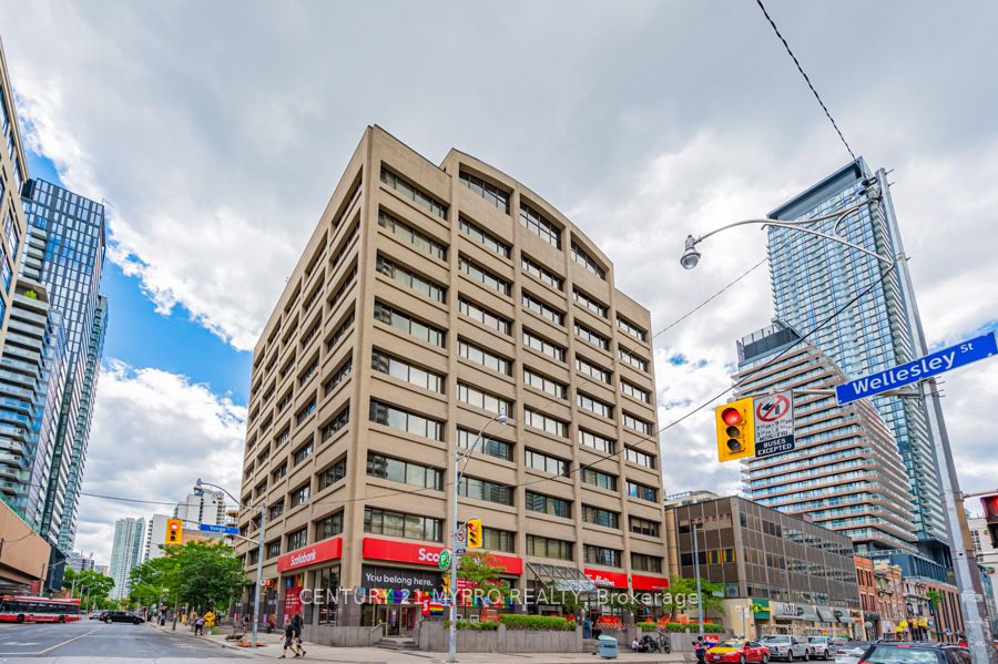 #401 - 555 Yonge Street Property Photo 1