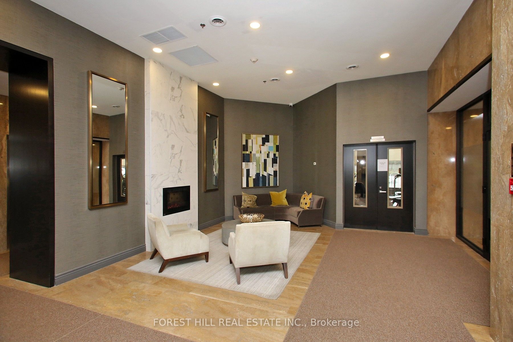 #1601 - 240 Heath Street Property Photo 4