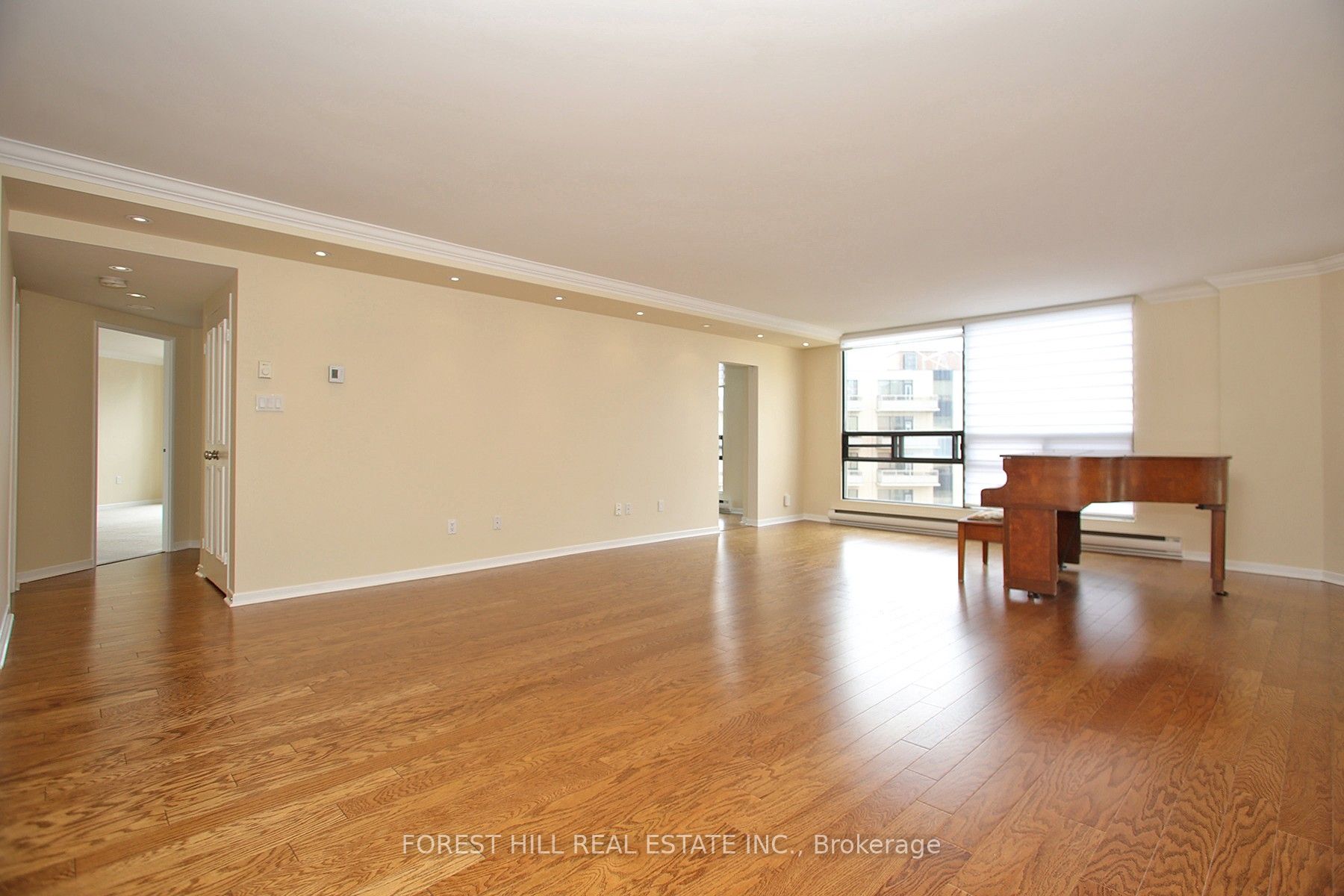 #1601 - 240 Heath Street Property Photo 7
