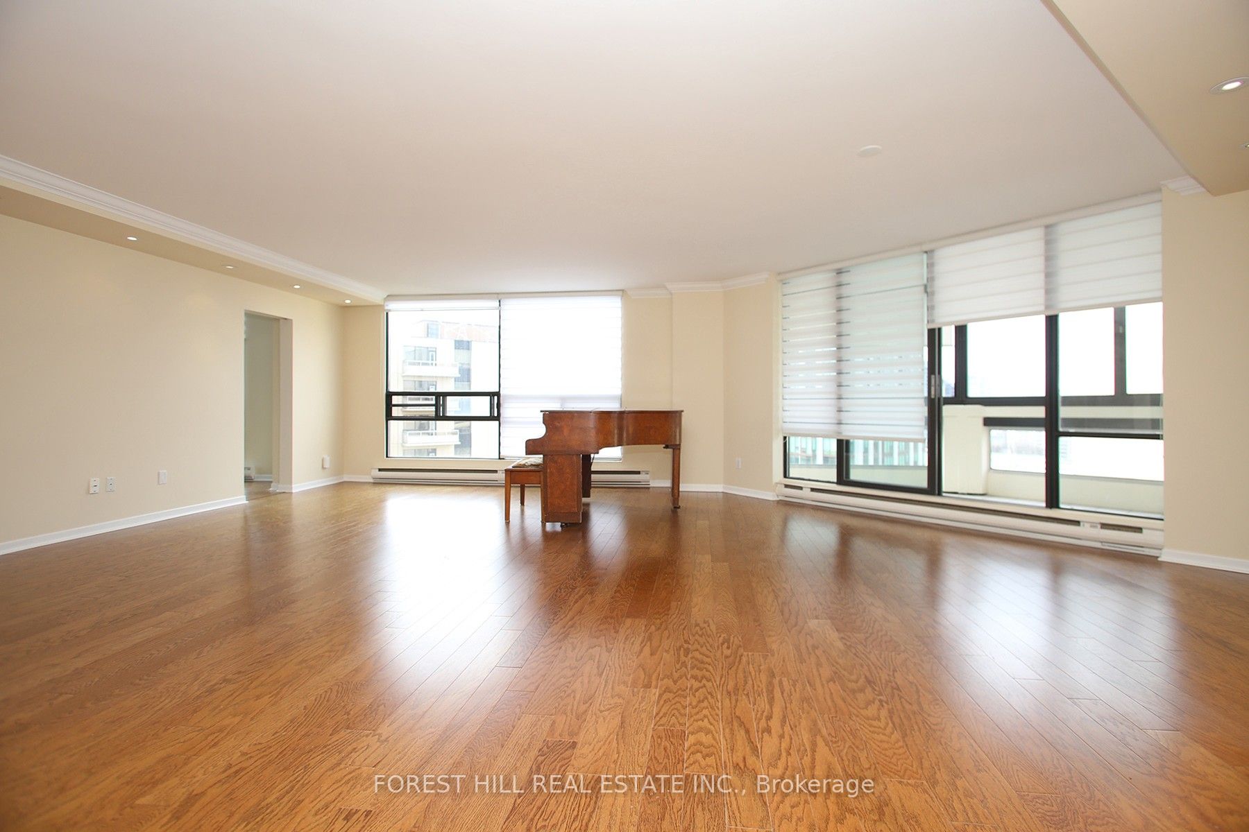#1601 - 240 Heath Street Property Photo 8