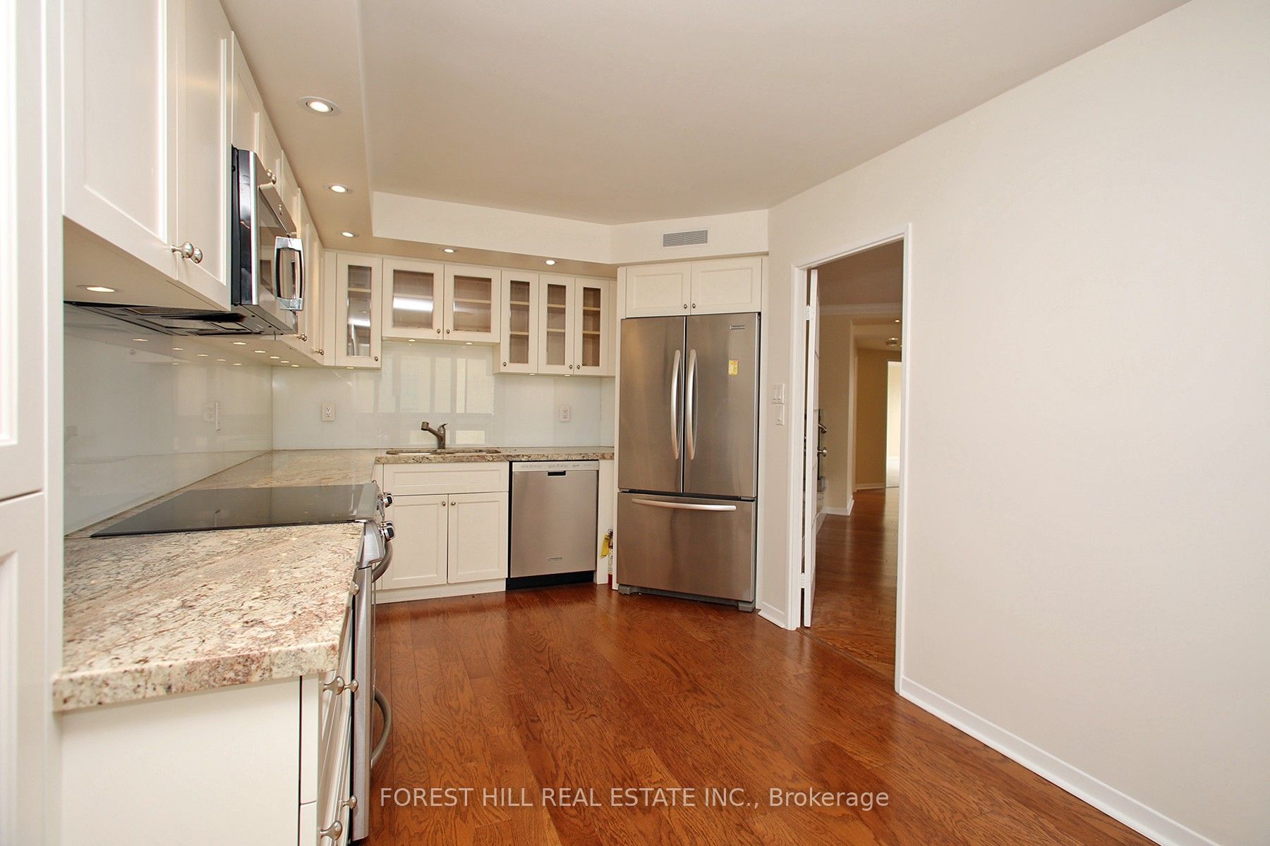 #1601 - 240 Heath Street Property Photo 11
