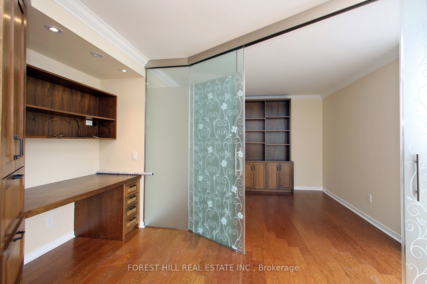 #1601 - 240 Heath Street Property Photo 13