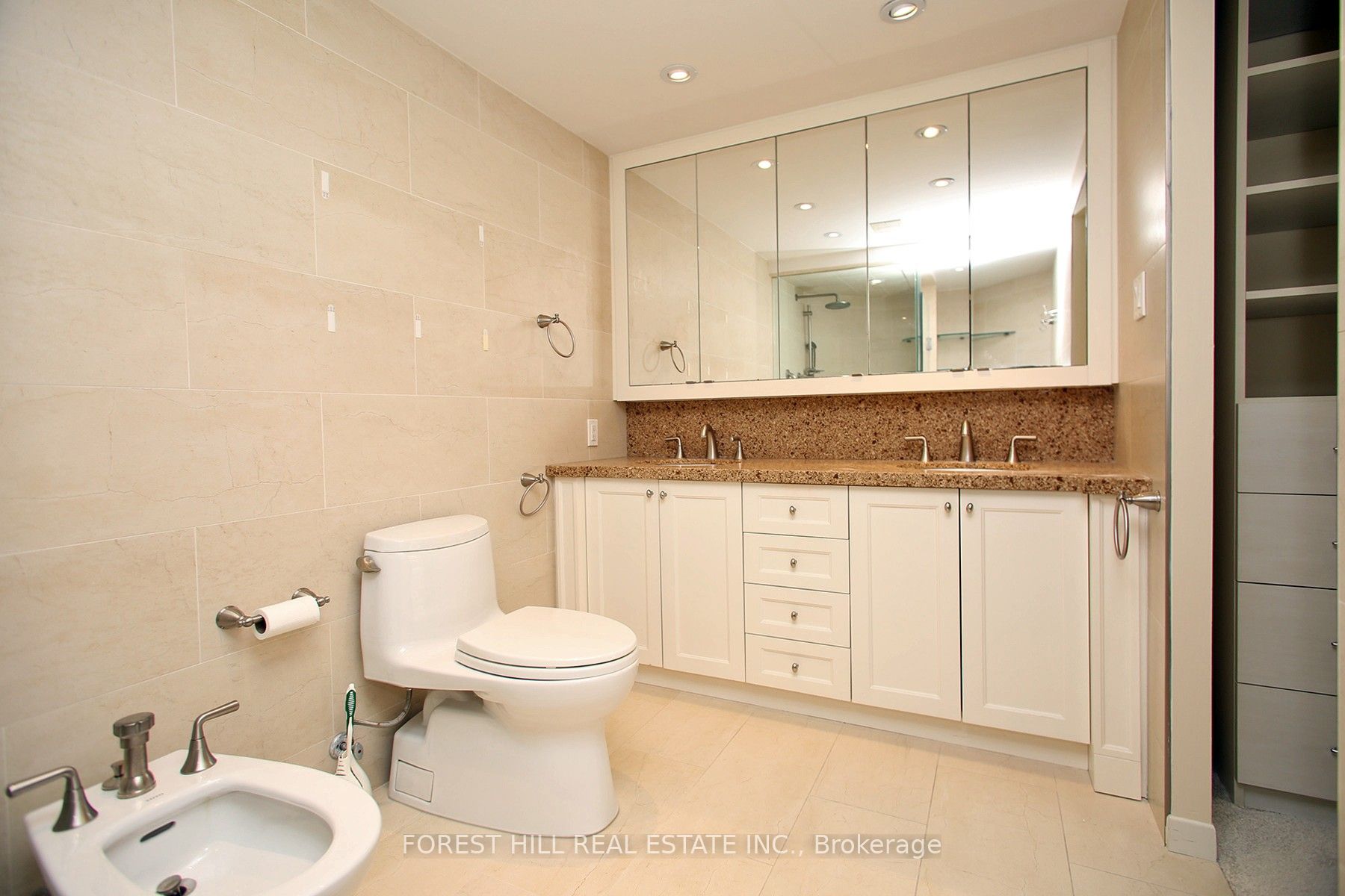 #1601 - 240 Heath Street Property Photo 19