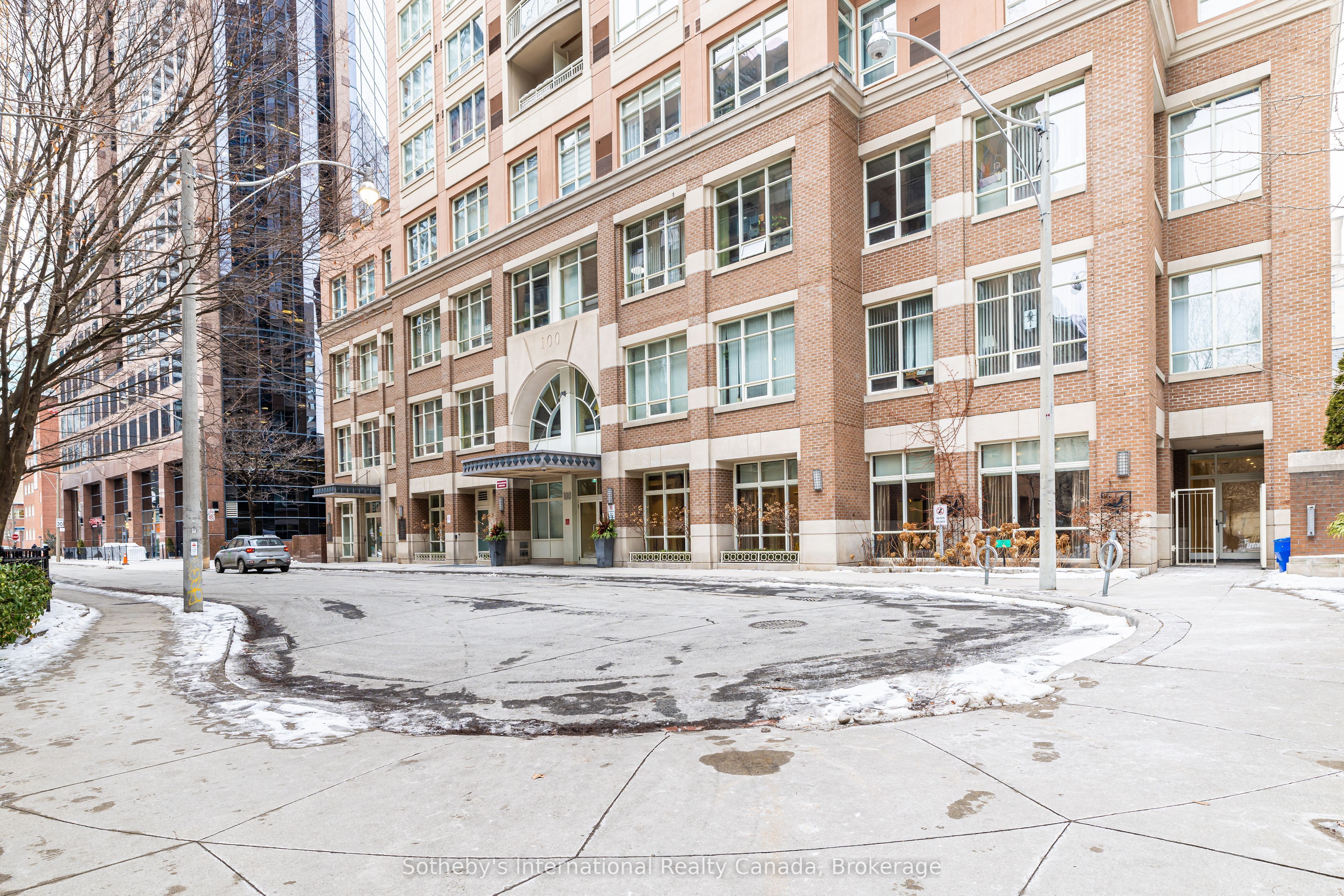 #901 - 100 Hayden Street Property Photo 2