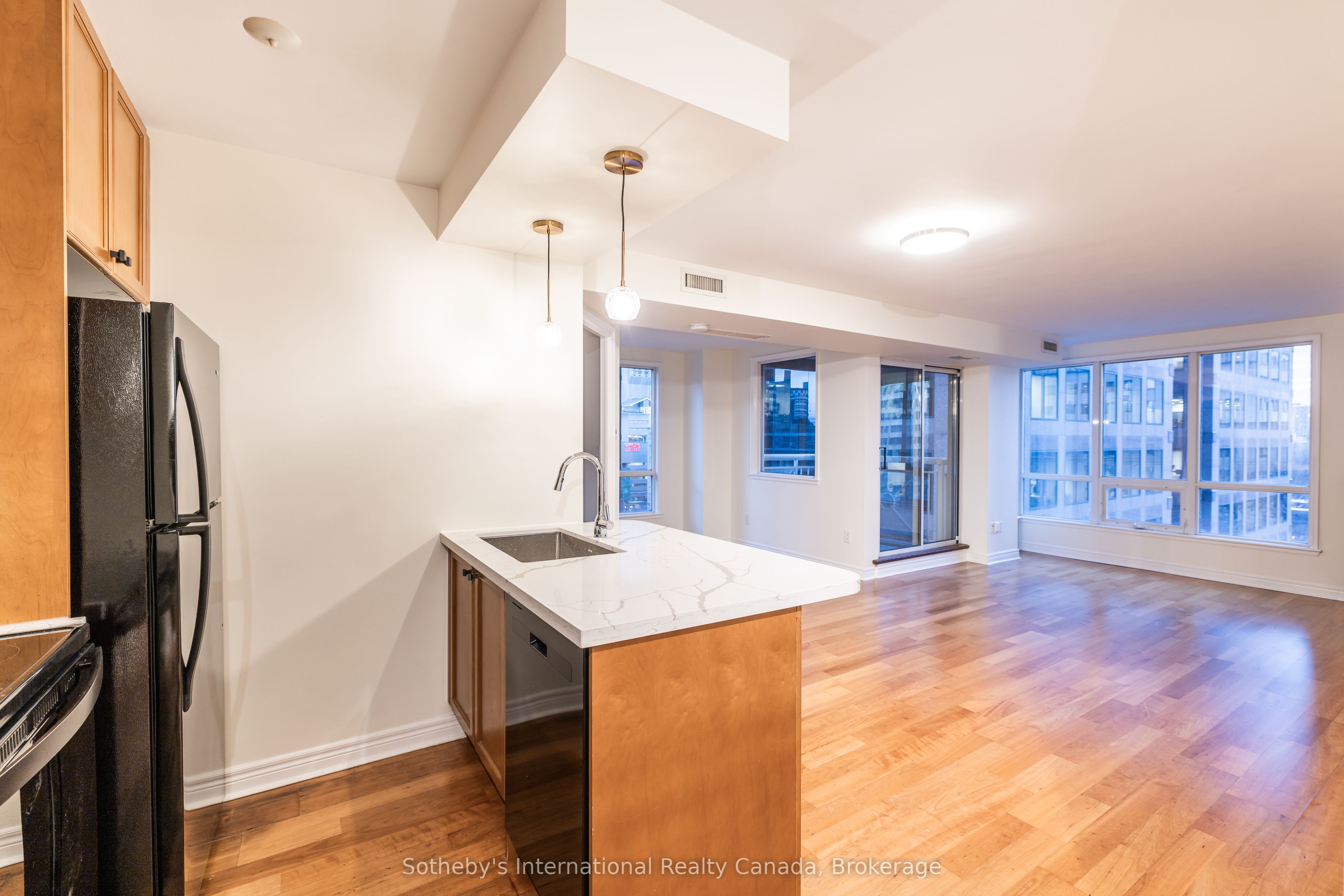 #901 - 100 Hayden Street Property Photo 21