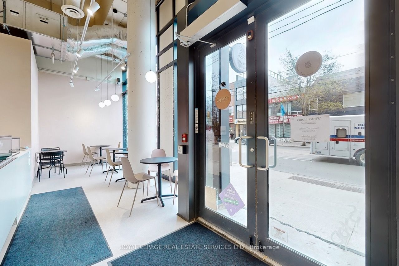 862 Dundas Street Property Photo 2