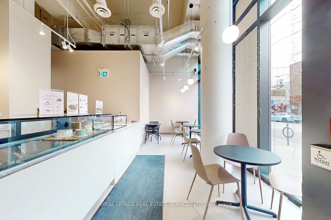 862 Dundas Street Property Photo 6