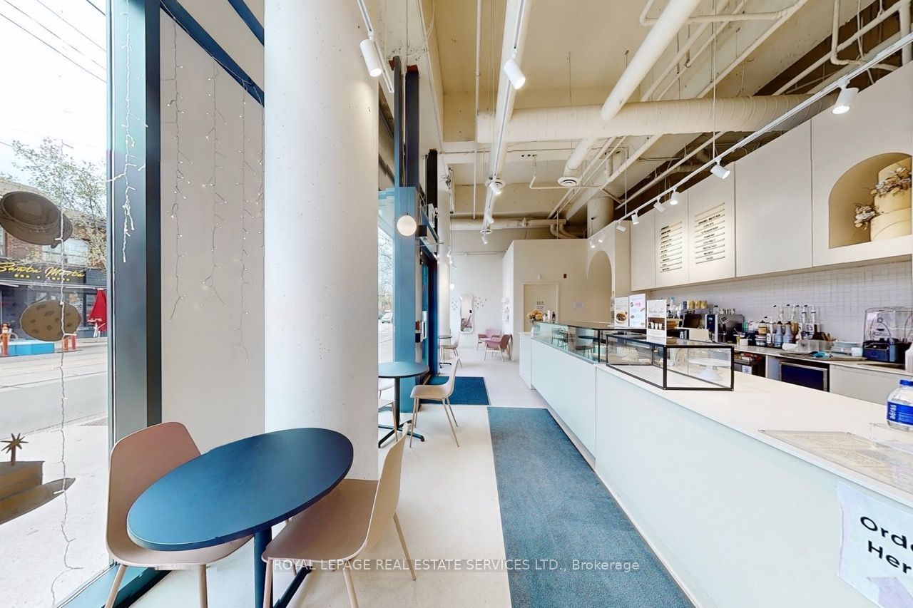 862 Dundas Street Property Photo 8