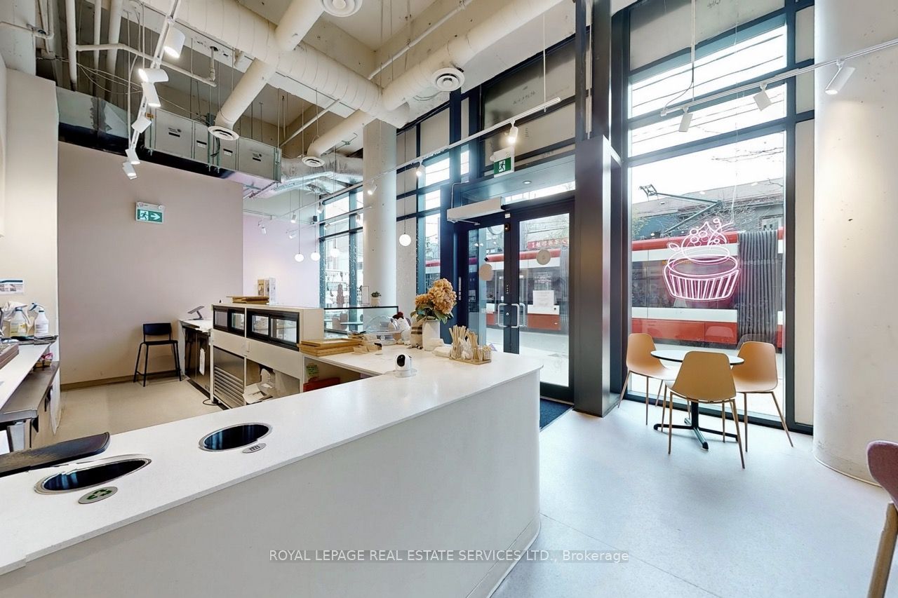 862 Dundas Street Property Photo 15
